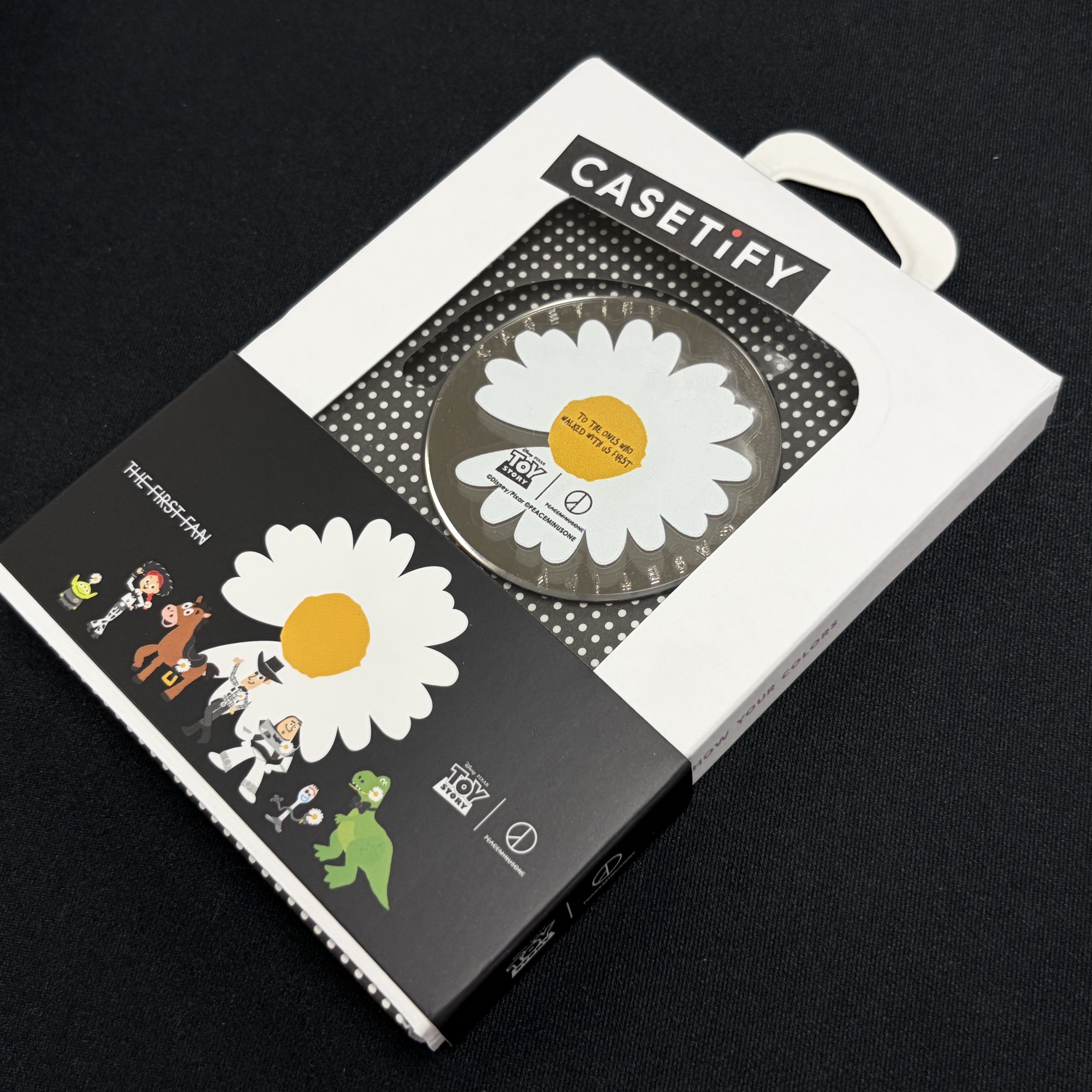 Casetify x Peaceminusone x Toy Story The First Fan Mirror Snappy Magsafe Grip Stand 착용 스타일