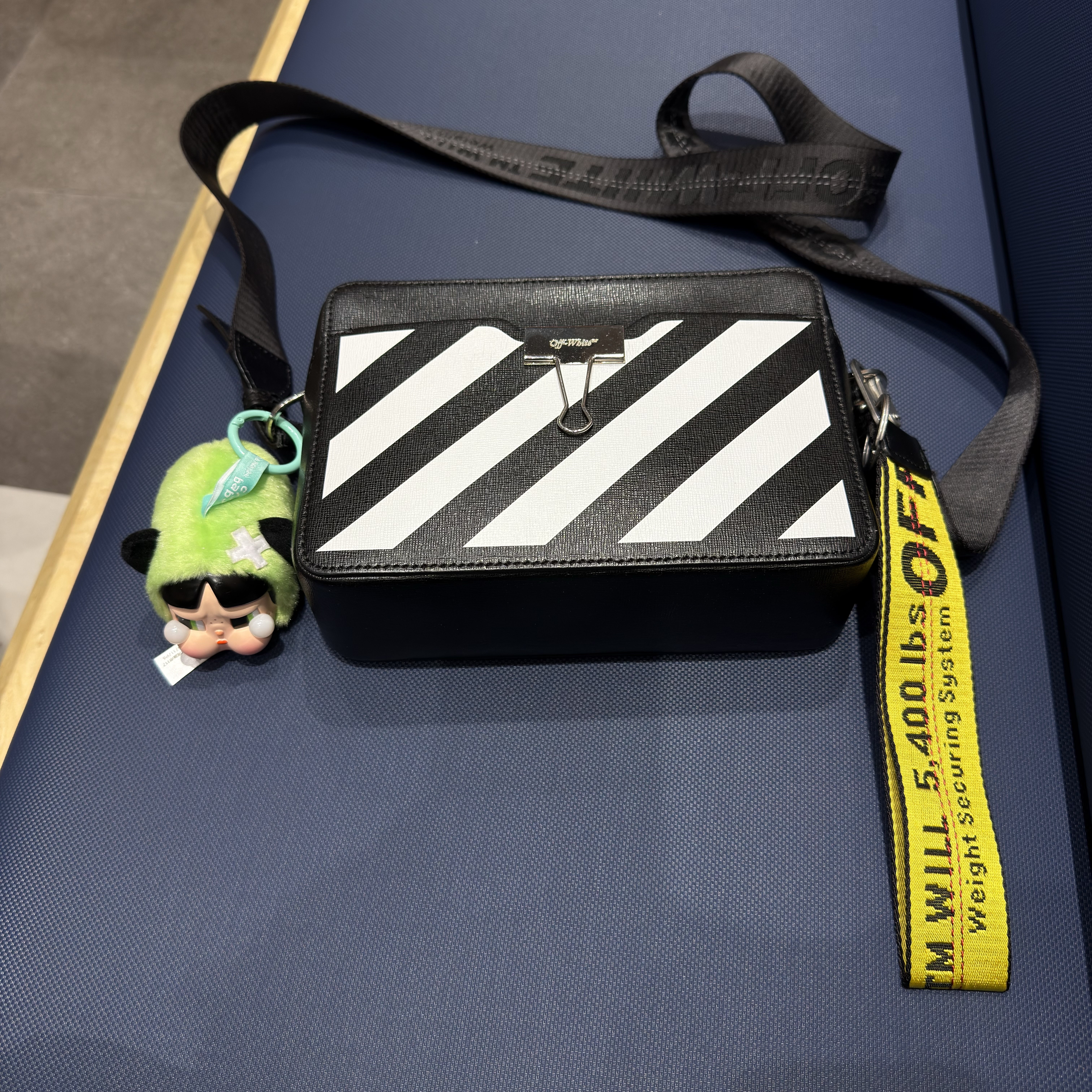 Pop Mart Crybaby x Powerpuff Girls Series Keyring Buttercup (Opened Case) 착용 스타일 - 1