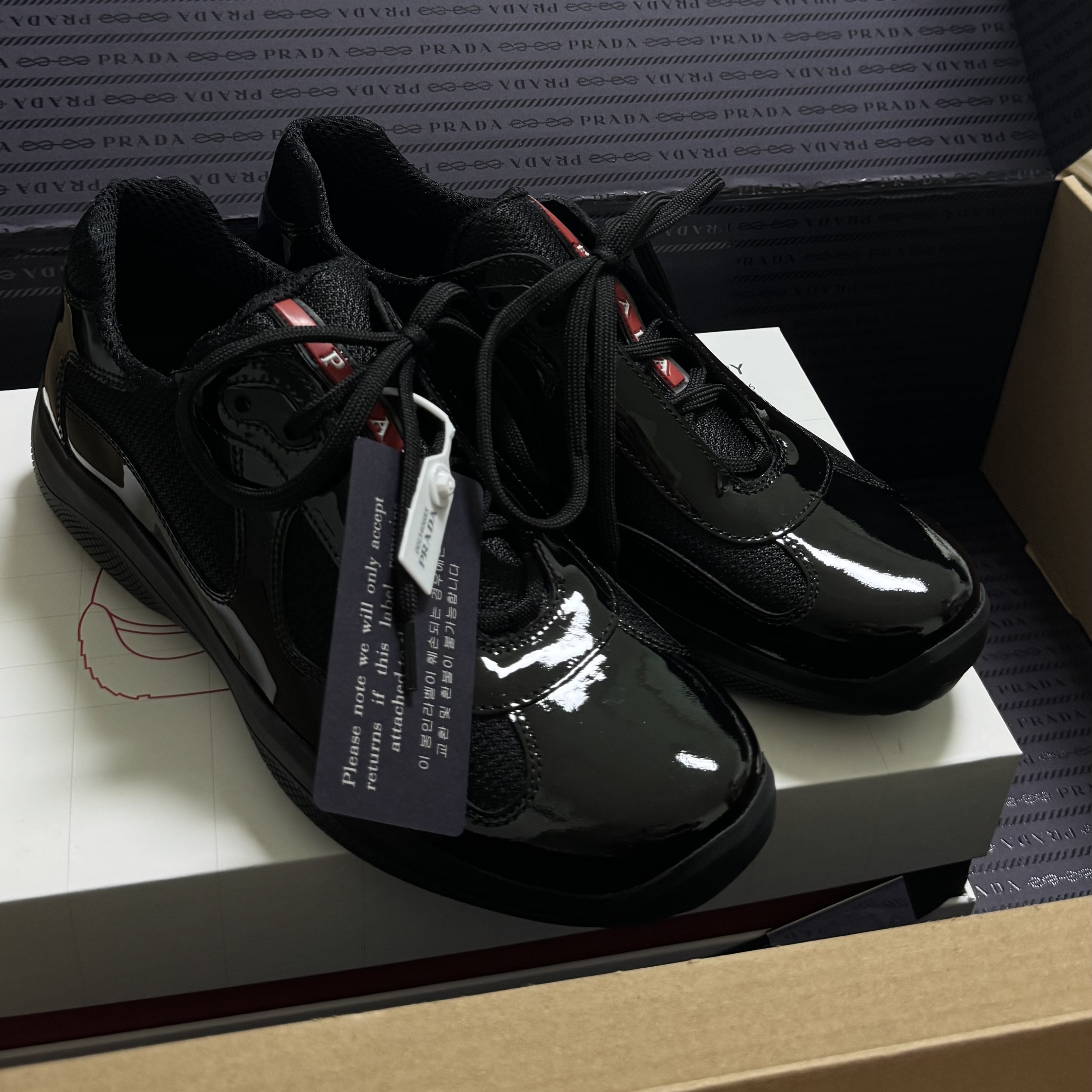 Prada America’s Cup Original Sneakers Black 착용 스타일 - 2