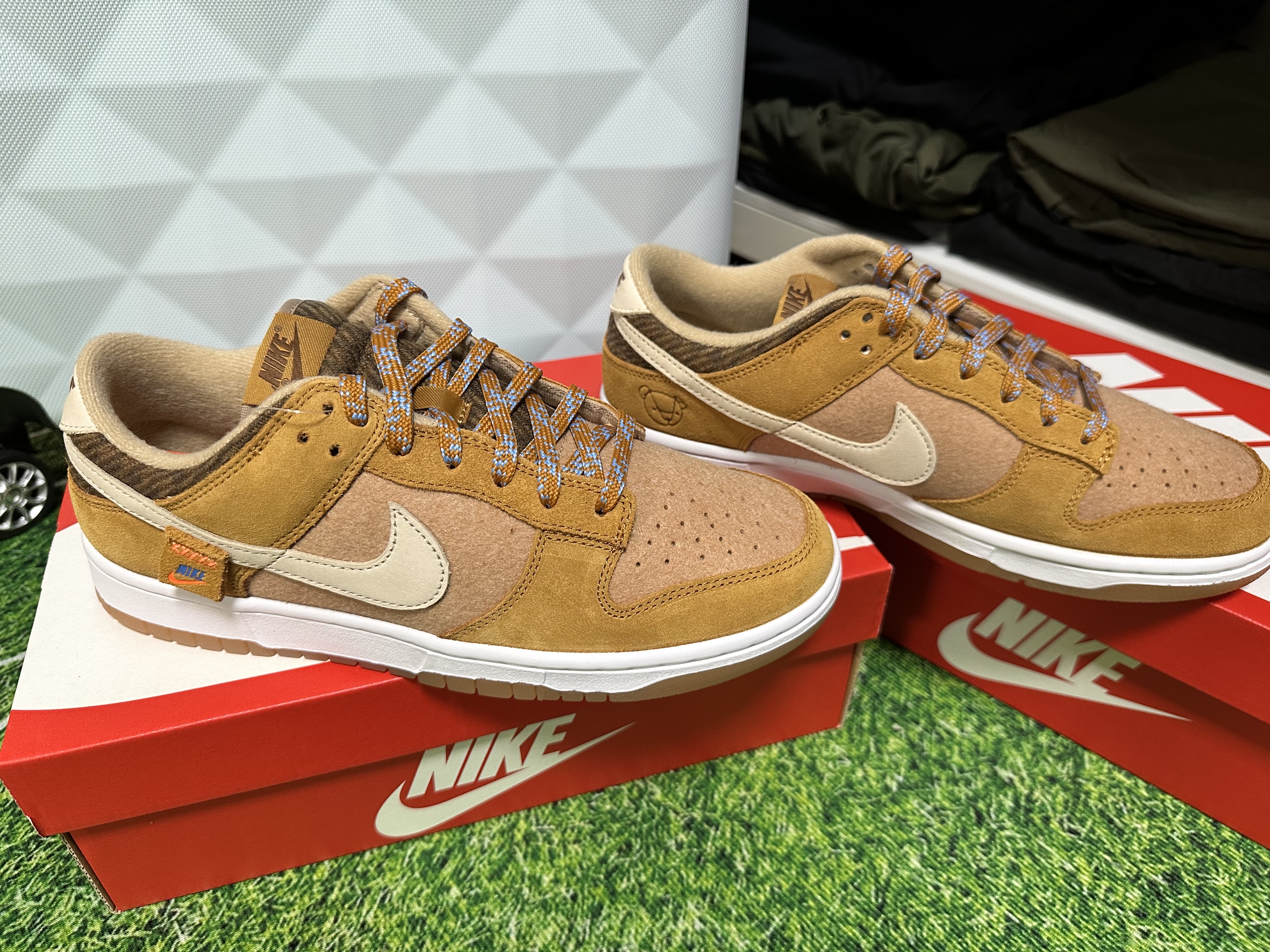Nike Dunk Low SE Praline Desert Ochre 착용 스타일
