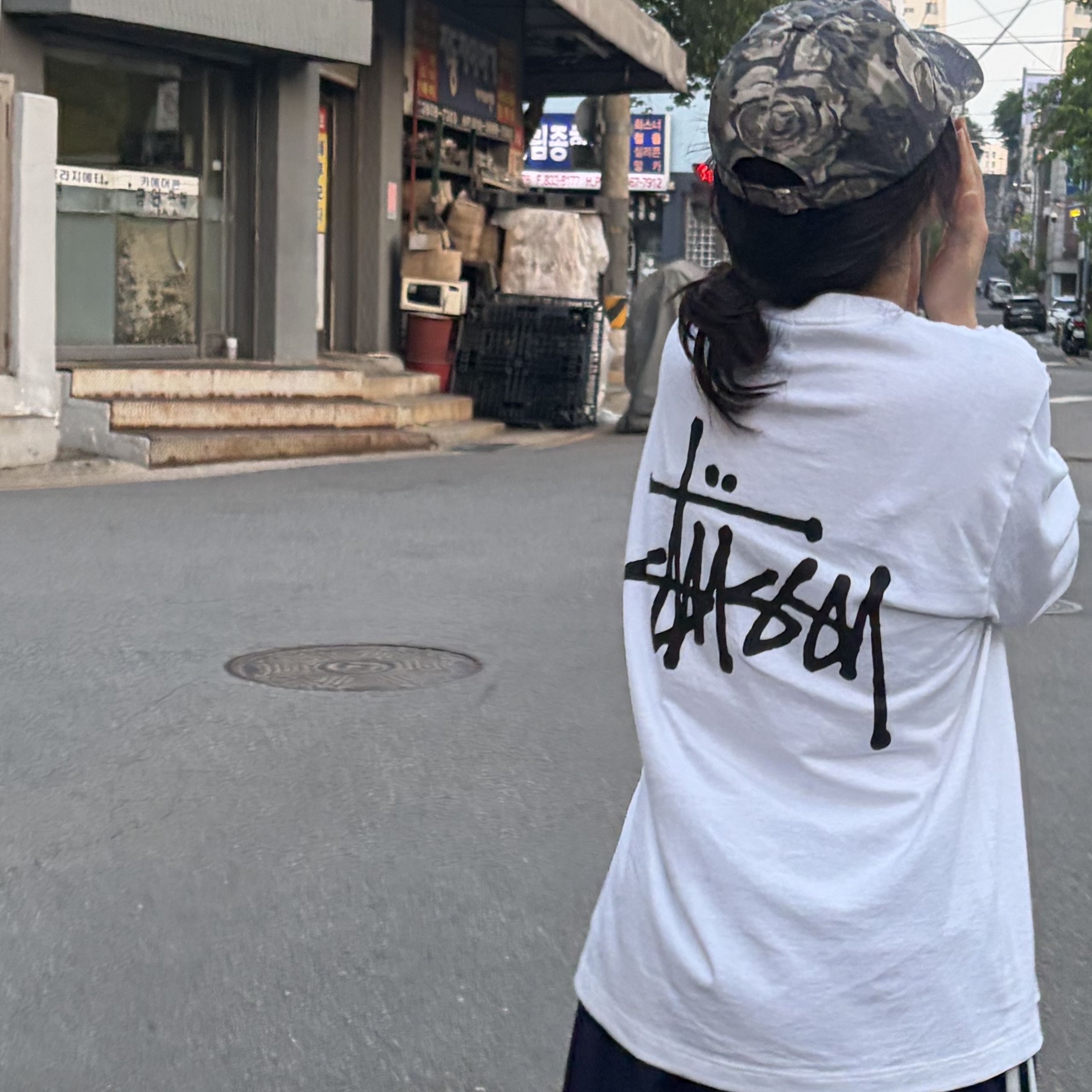 Stussy Basic Stussy LS T-Shirt White 착용 스타일