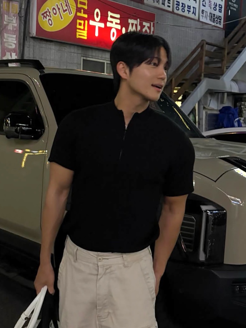 PHOS333 M Slim Fit Half Zip Knit Black 착용 스타일 - 3