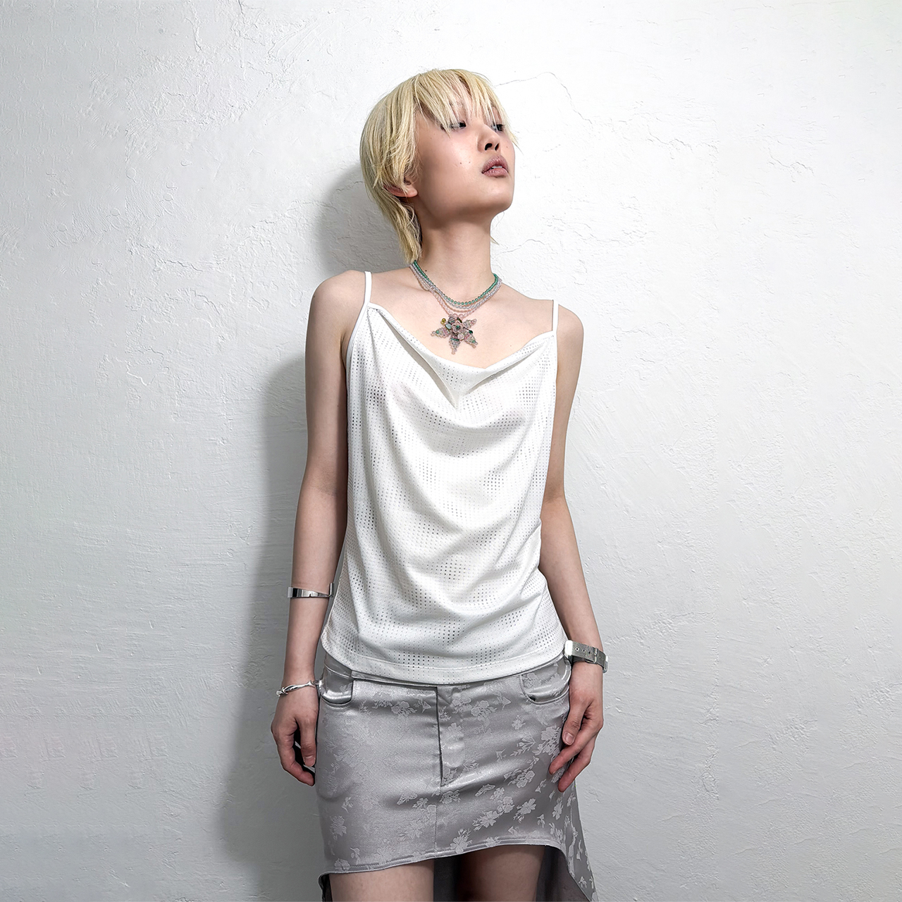 스틸레써디 글리터 카울 넥 캐미솔: 화이트(Still Lethardy Glitter Cowl Neck Camisole: White) - 3
