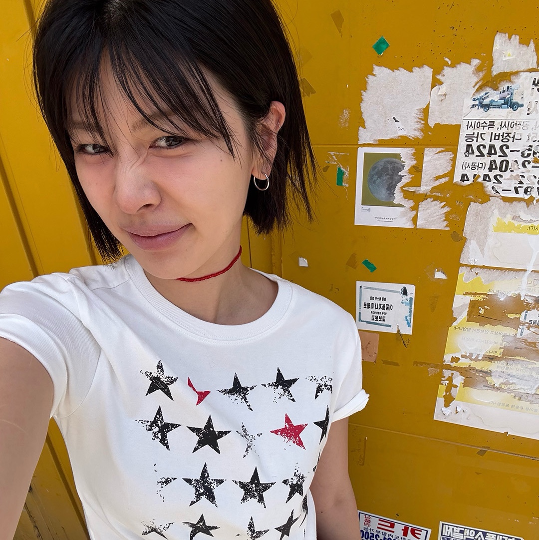Thevinylhouse Faded Star Tee White 착용 스타일