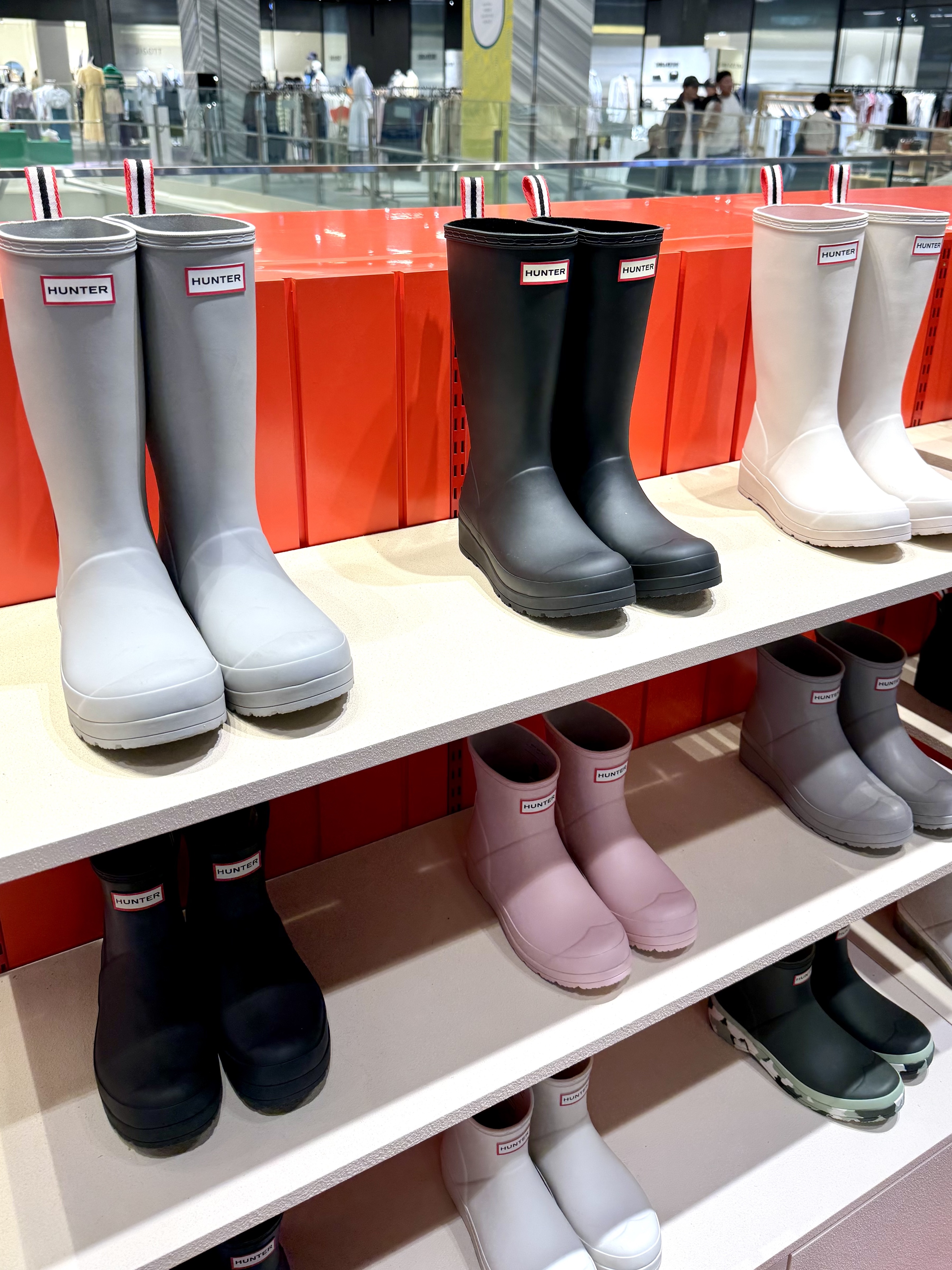 (W) Hunter Play Tall Wellington Rain Boots Cast, (W) Hunter Play Tall Wellington Rain Boots Zinc Grey 착용 스타일 - 4