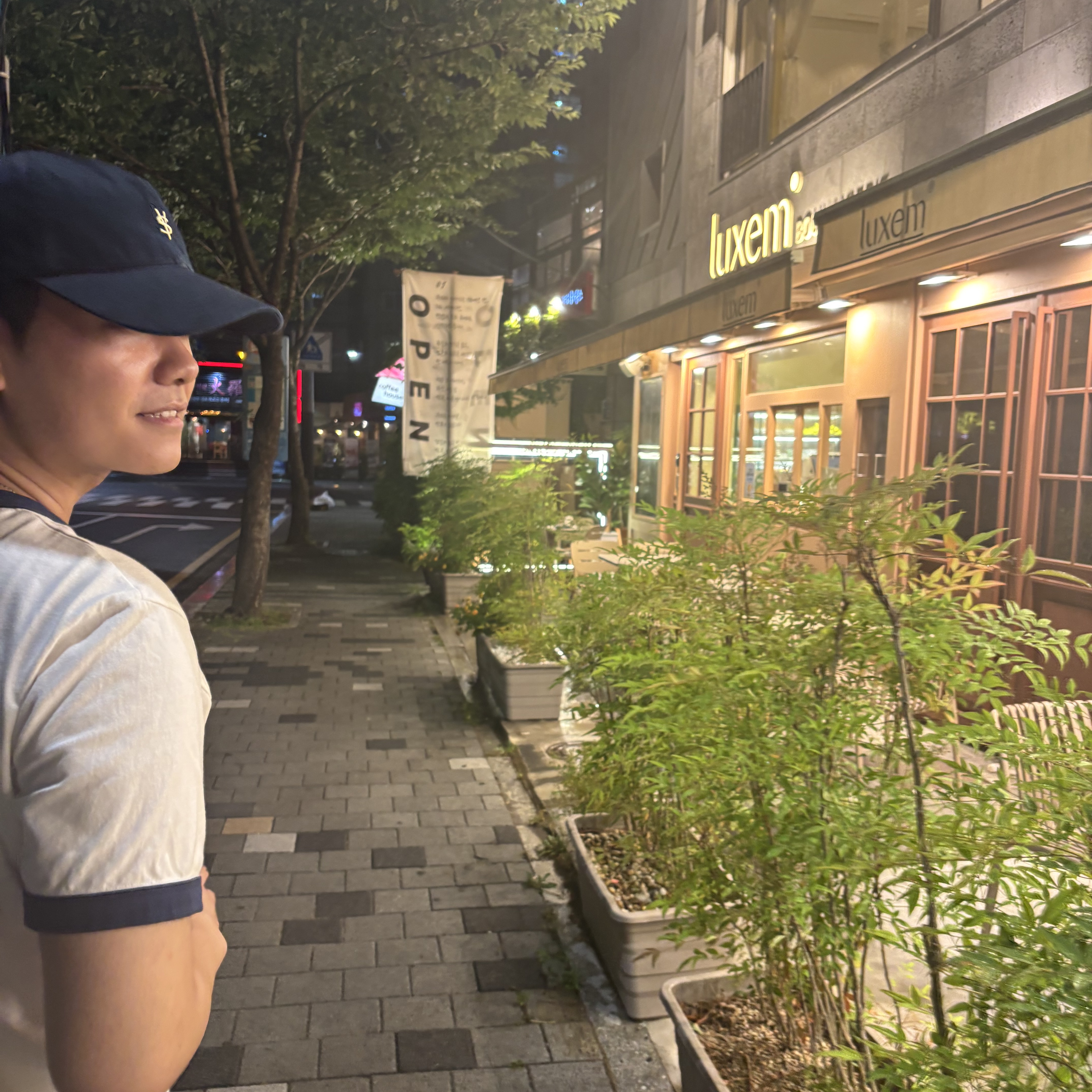 [예약 배송] Sunday Ceremony Sy Classic Vintage Logo Cap - Navy 착용 스타일 - 1