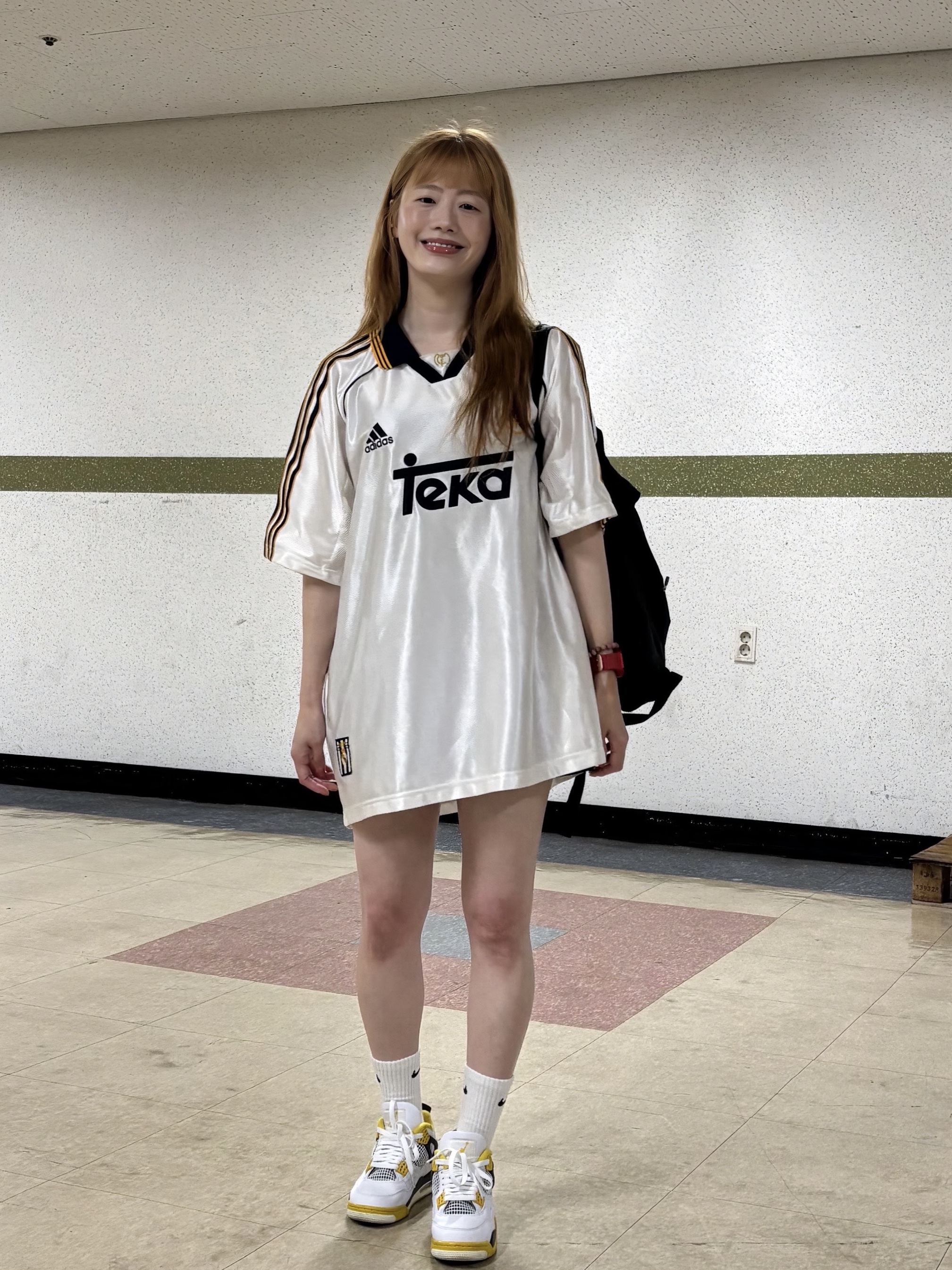 Adidas Real Madrid 99/00 Home Jersey White - KR Sizing (Non Marking Ver.), (W) Jordan 4 Retro Vivid Sulfur 착용 스타일 - 2