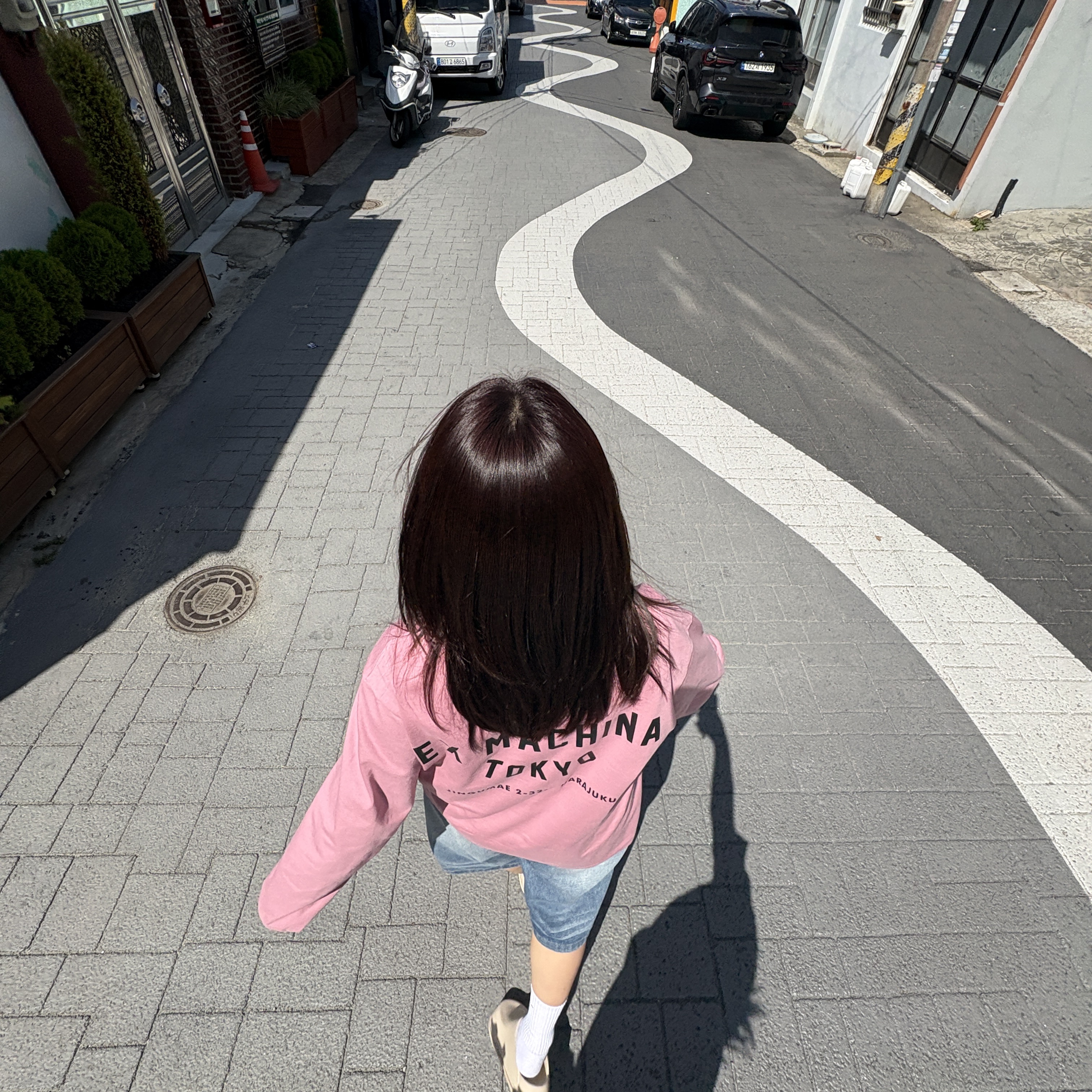 Deus Ex Machina Tokyo College Address L/S T-Shirt Pink 착용 스타일