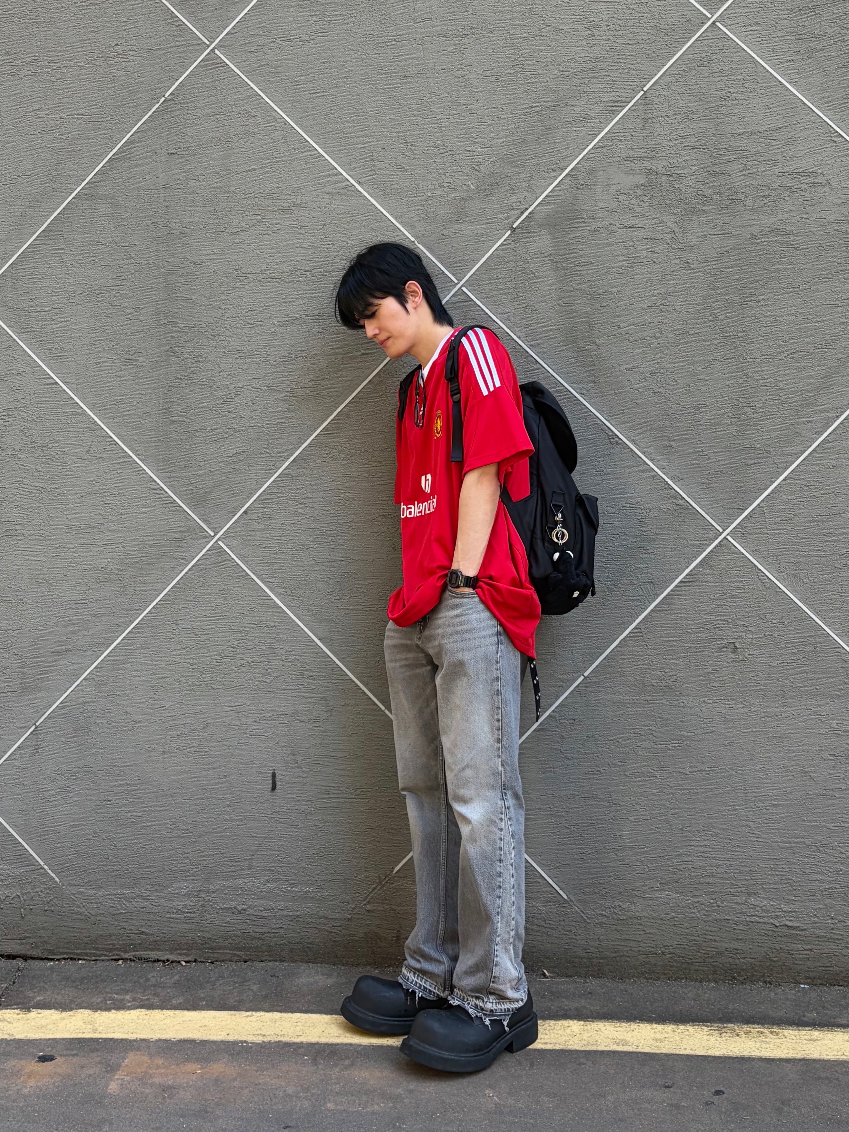 Balenciaga x Adidas Oversized Football T-Shirt Red, Balenciaga Steroid Derby Black 착용 스타일