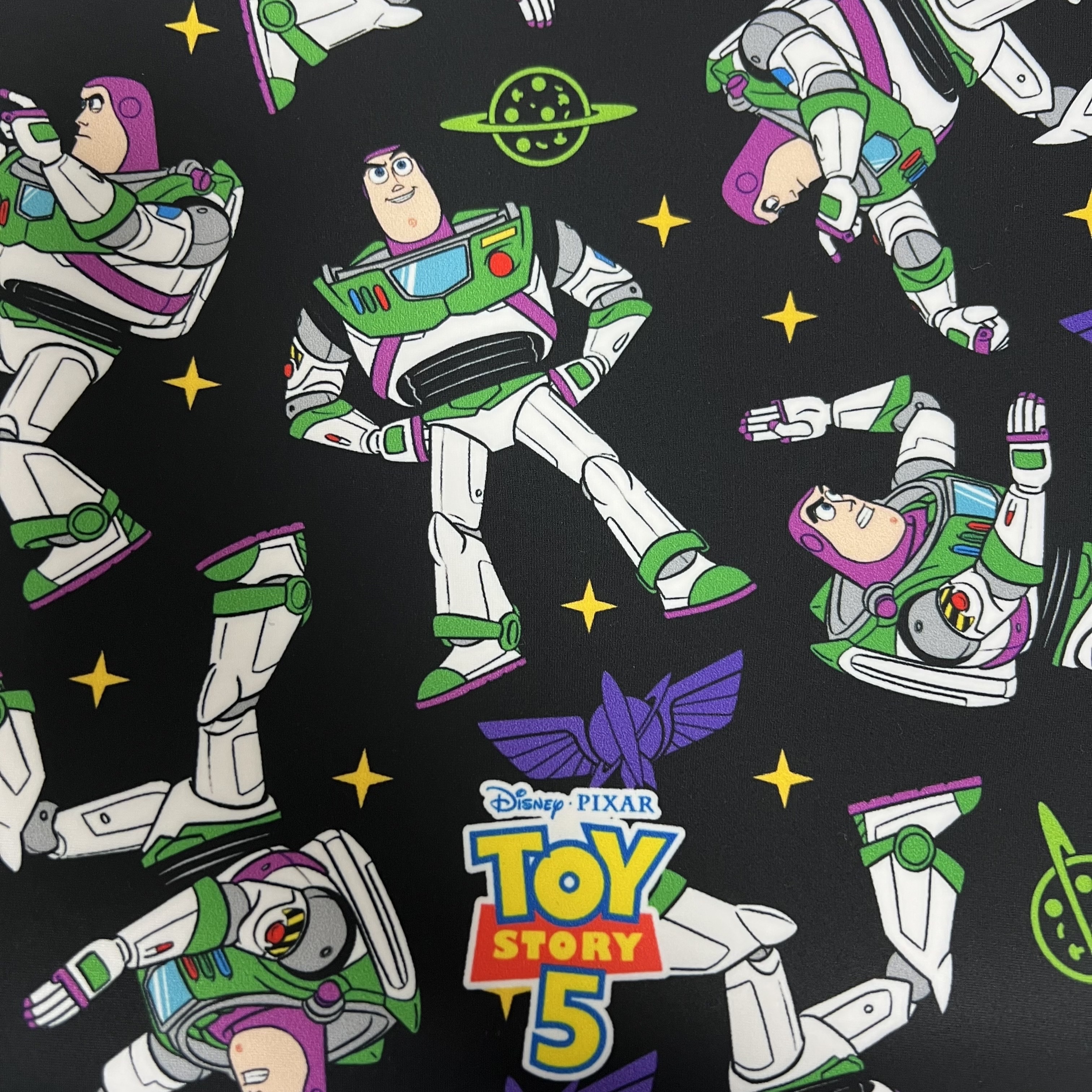 Casetify x Peaceminusone x Toy Story The First Fan Sticker Magsafe Impact Case, Casetify x Toy Story Buzz Lightyear Collectible AirPods Pro 1st/2nd Gen Case 착용 스타일 - 3