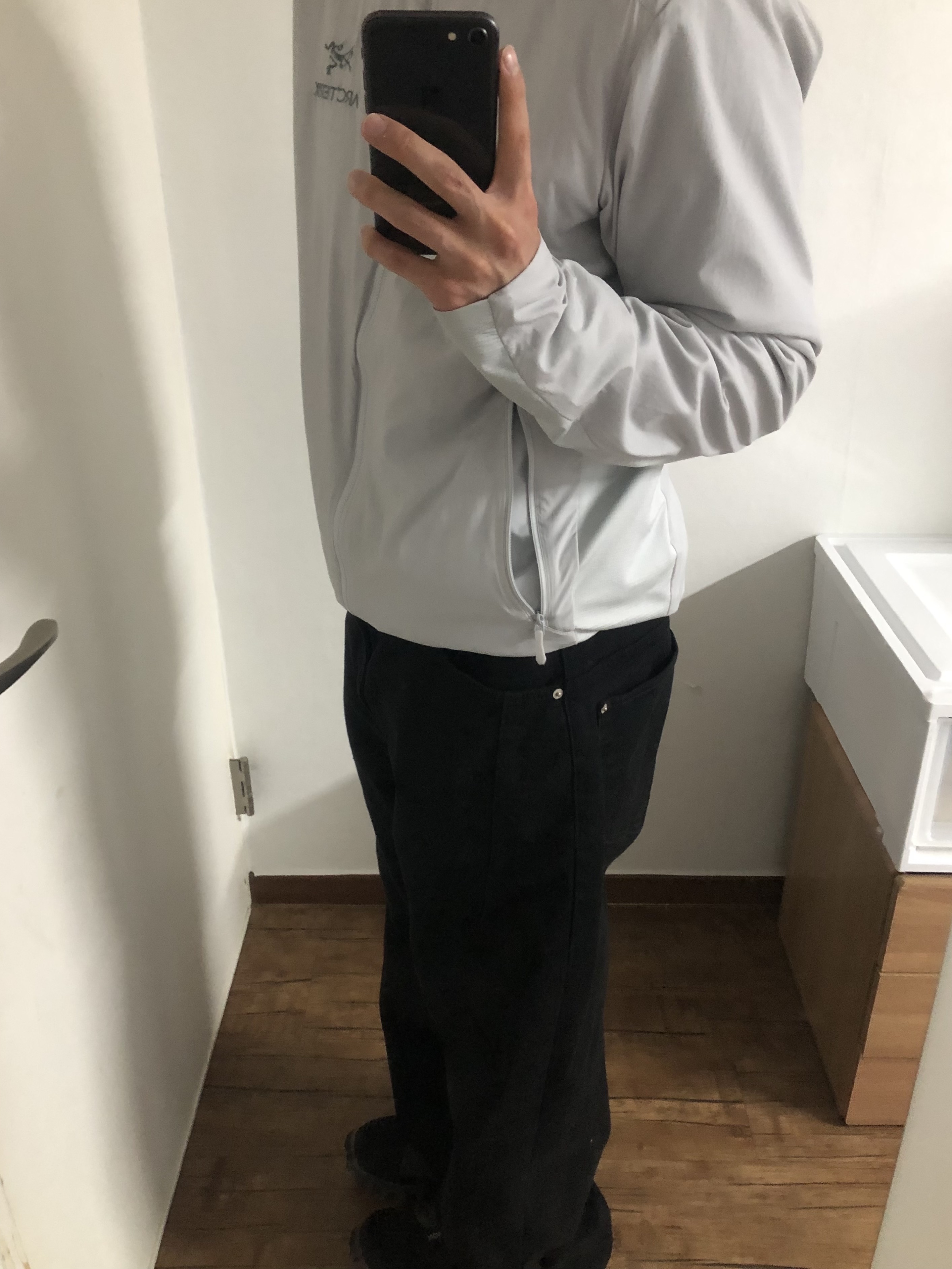 Arc'teryx Atom SL Hoody Solitude 착용 스타일