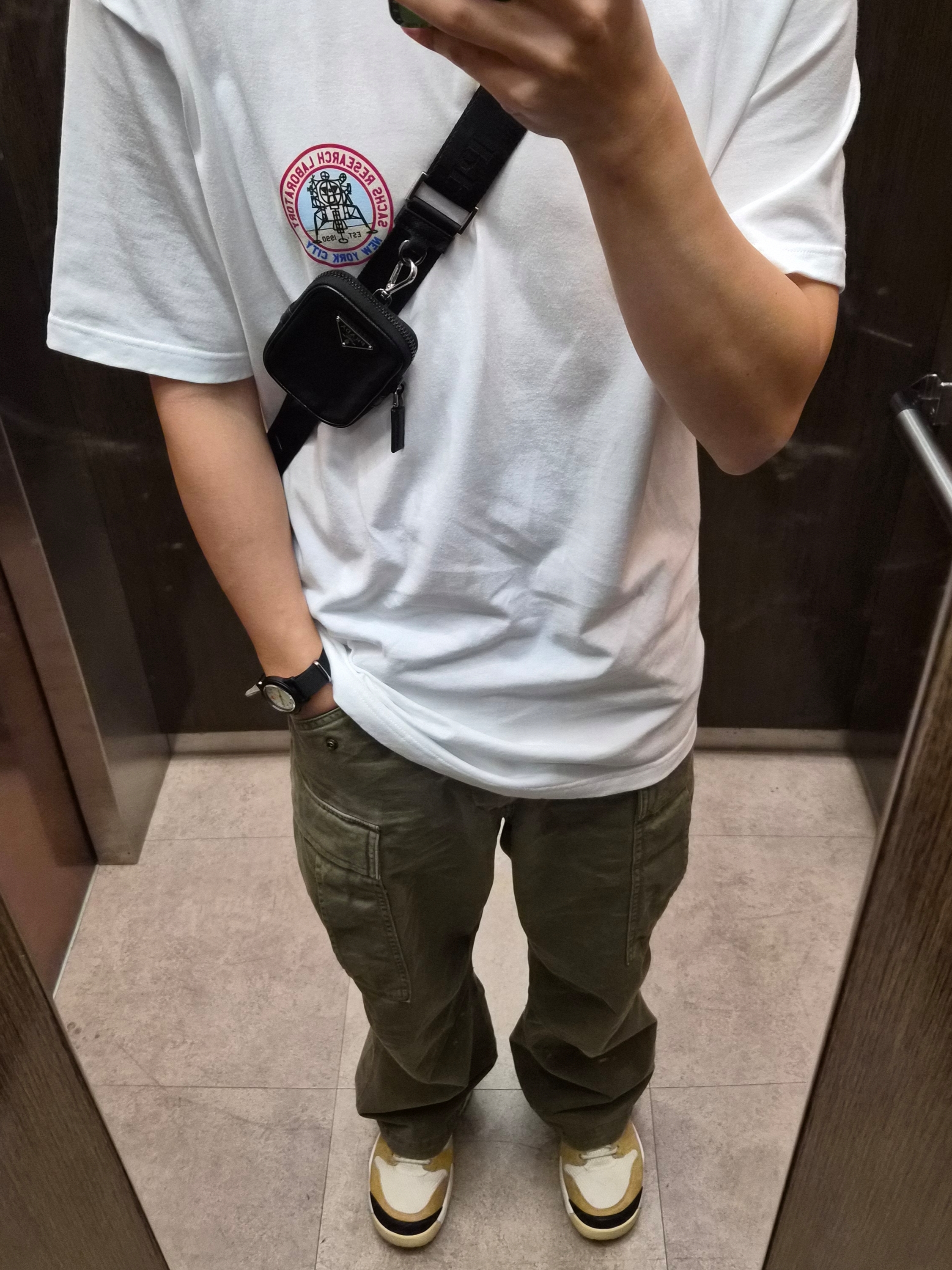 Tom Sachs Space Program Infinity Short Sleeve T-Shirt White 2, [10% 적립] [KREAM Limited Edition The Trophy Fishing Club] Polo Ralph Lauren Big Cargo Olive - 25FW 착용 스타일
