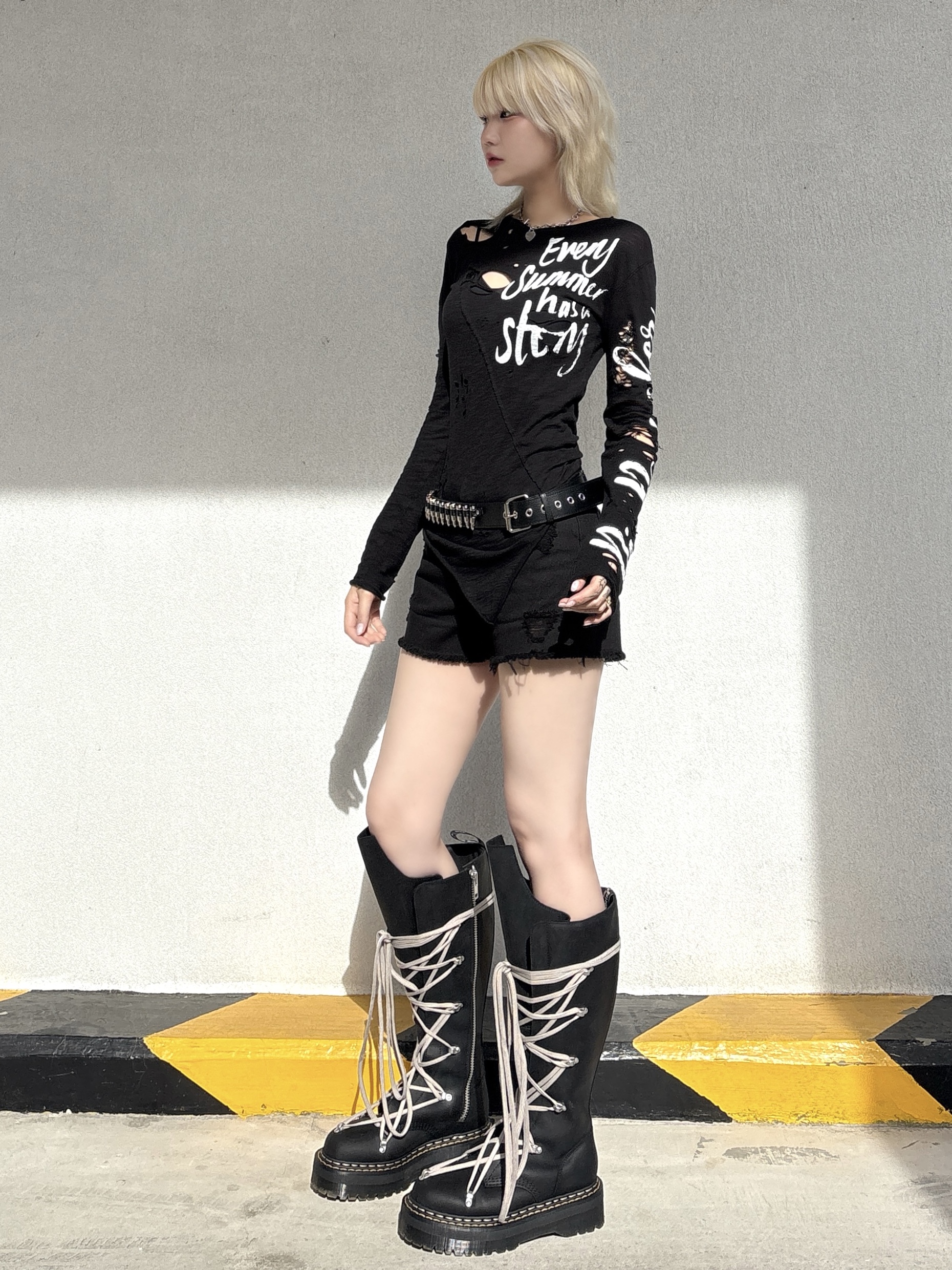 Dr. Martens x Rick Owens 1B60 Quad Sole Pentalace Boots Black 착용 스타일 - 1