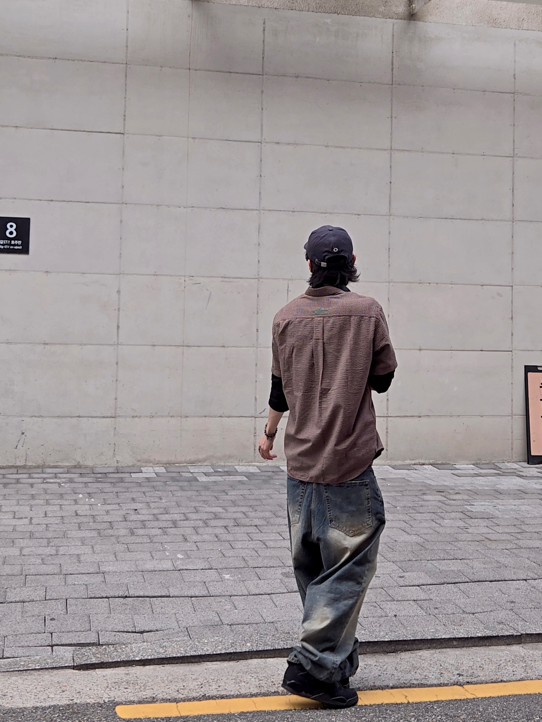 Hello Sunrise H Logo Cotton Relaxed Fit 6Panel Cap Charcoal, Jordan 4 Retro Black Cat 2020 착용 스타일 - 2