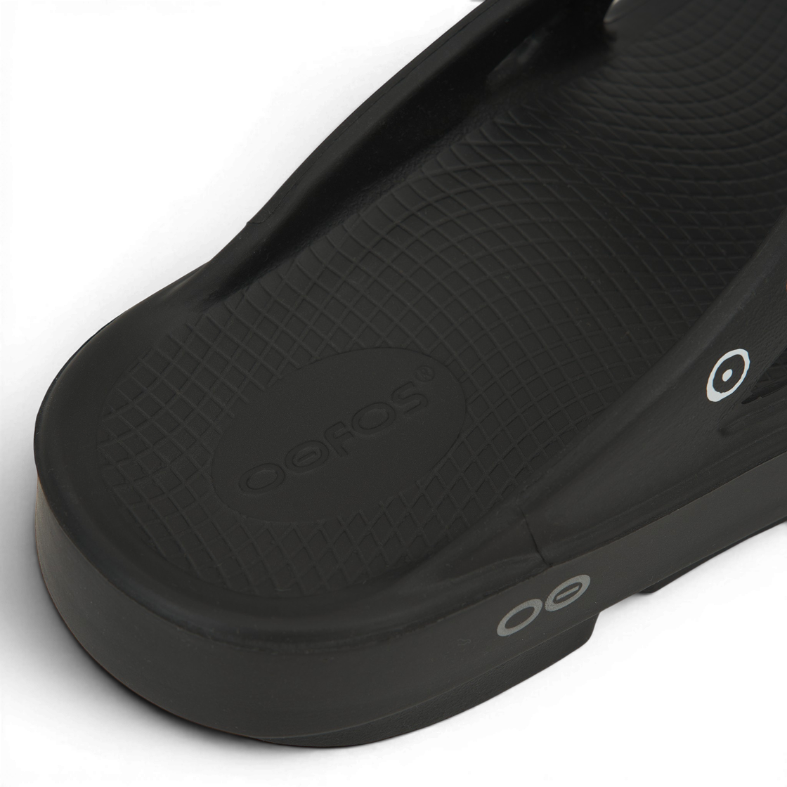 우포스 x 10 꼬르소 꼬모 플립 플랍 블랙(Oofos x 10 Corso Como Flip Flop Black) - 8