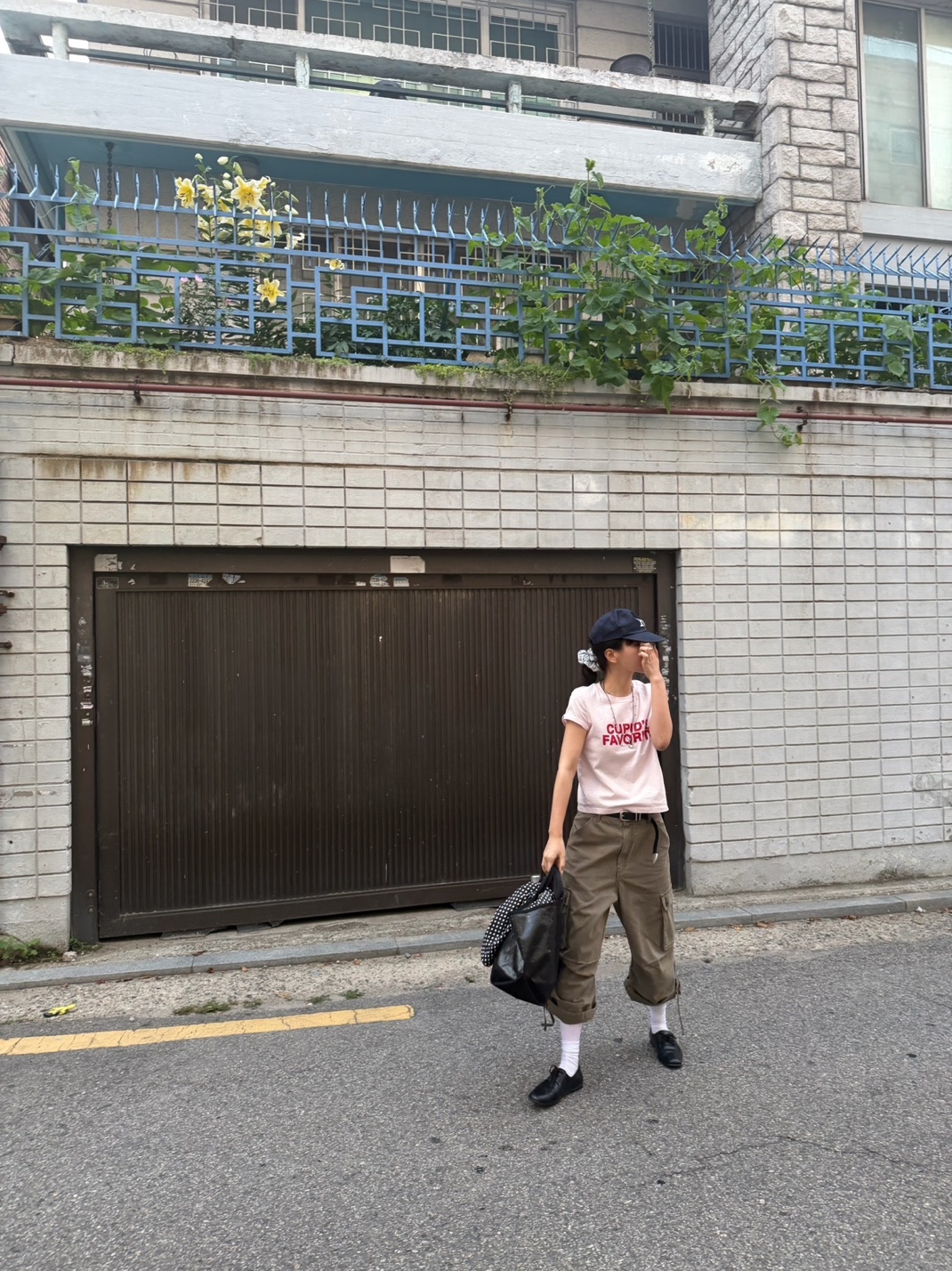 CHOWOO Vintage Military Capri Cargo Pants Washed Khaki 착용 스타일 - 4