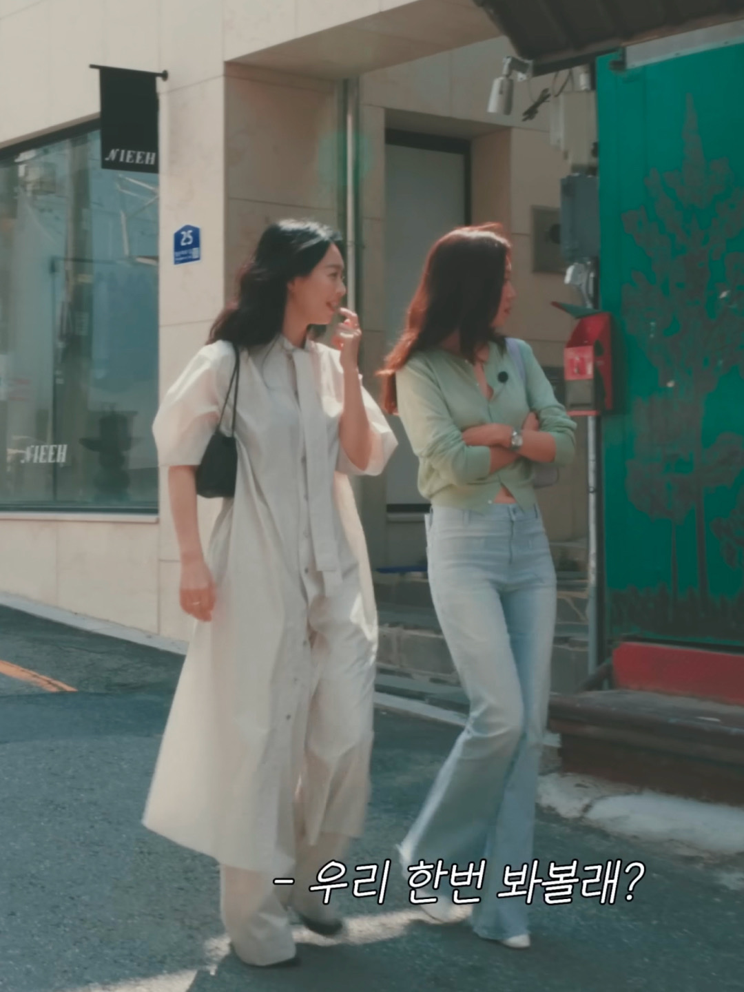 (W) Lemaire Washed Cotton Silk Reversible Tube Dress Light Cream, (W) Lemaire Washed Cotton Silk Reversible Tube Dress Squid Ink 착용 스타일 - 2