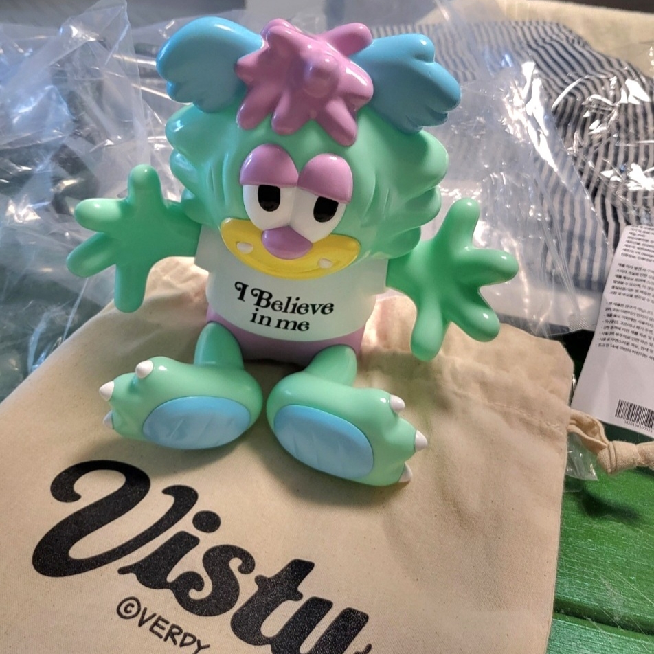 Verdy x Lotte Museum Visty Figure 착용 스타일 - 1