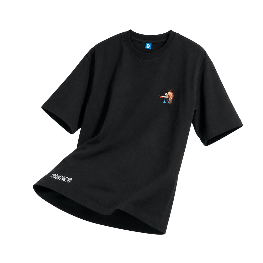 댄꼼마 x 스폰지밥 게살버거 먹는 바선생님 자수 반팔 티셔츠(DANCOMMA x SpongeBob Krabby Patty-Eating Cockroach Embroidered Short Sleeve T-Shirt) - 2