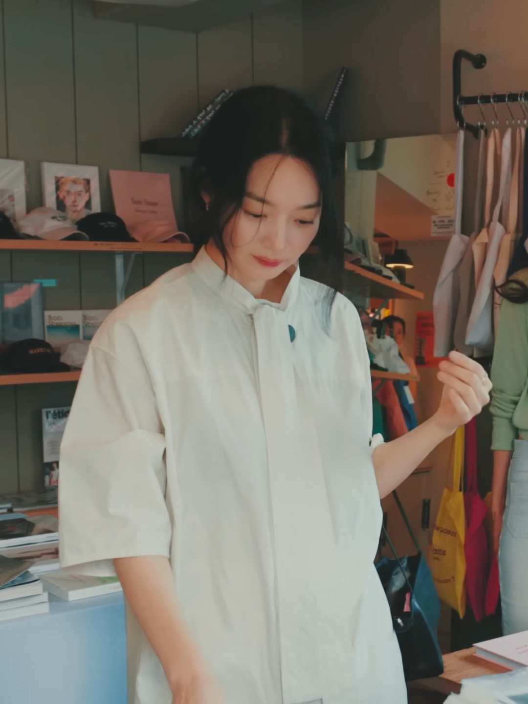 (W) Lemaire Washed Cotton Silk Reversible Tube Dress Light Cream, (W) Lemaire Washed Cotton Silk Reversible Tube Dress Squid Ink 착용 스타일 - 3