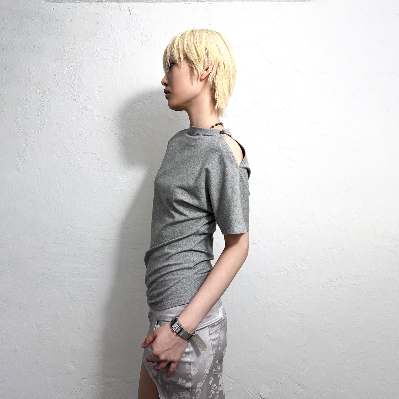 스틸레써디 에이시메트릭 드레이프 티셔츠: 멜란지(Still Lethardy Asymmetric Draped T-shirt: Melange) - 4