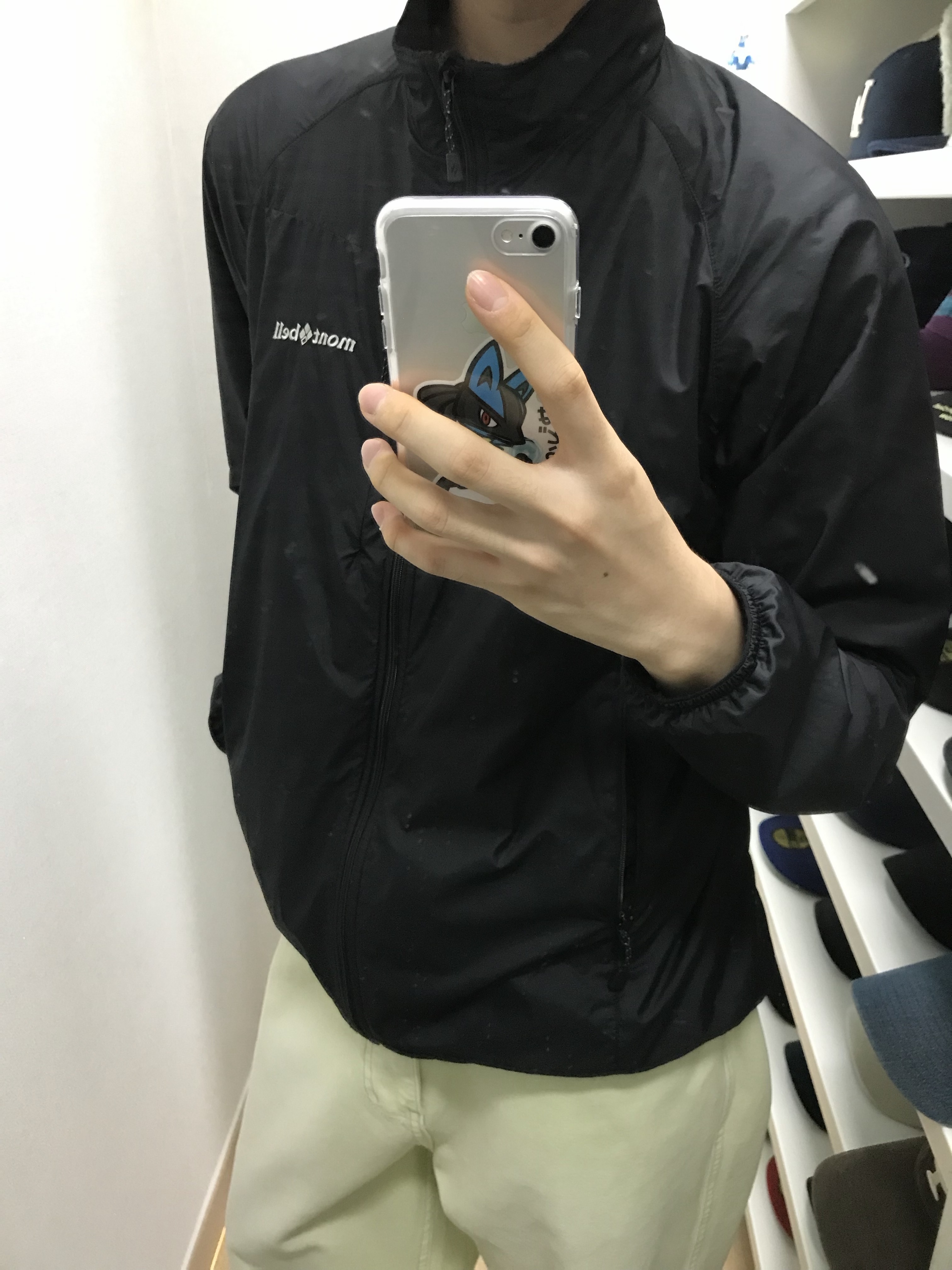 Montbell Light Shell Outer Jacket Black 착용 스타일 - 3