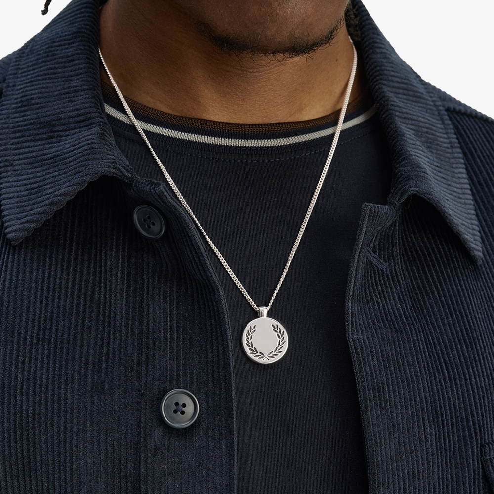 프레드페리 로렐 리스 펜던트 네크리스 메탈릭 실버(Fred Perry Laurel Wreath Pendant Necklace Metallic Silver) - 5