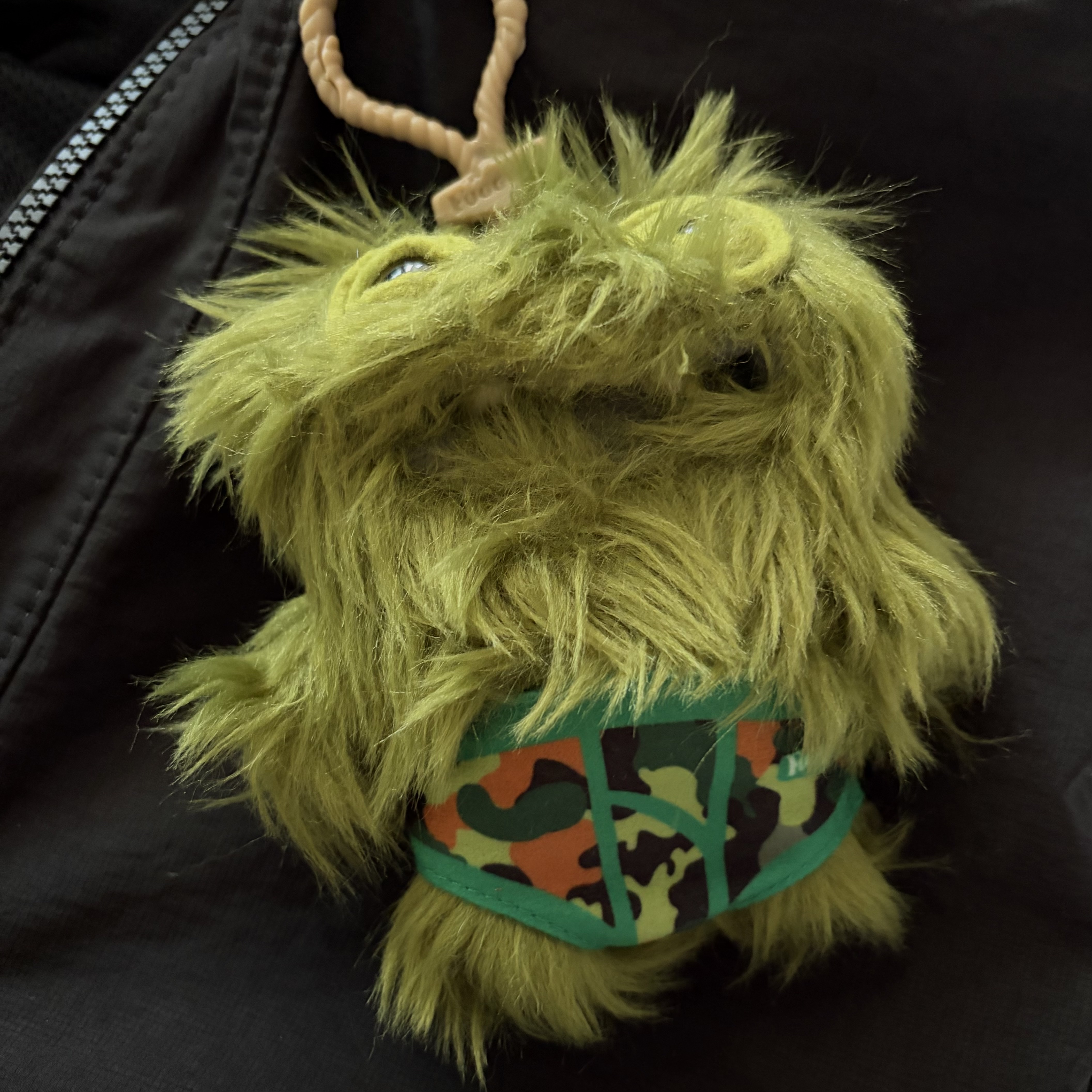 Fuggler McGoo Grin Keyring 착용 스타일