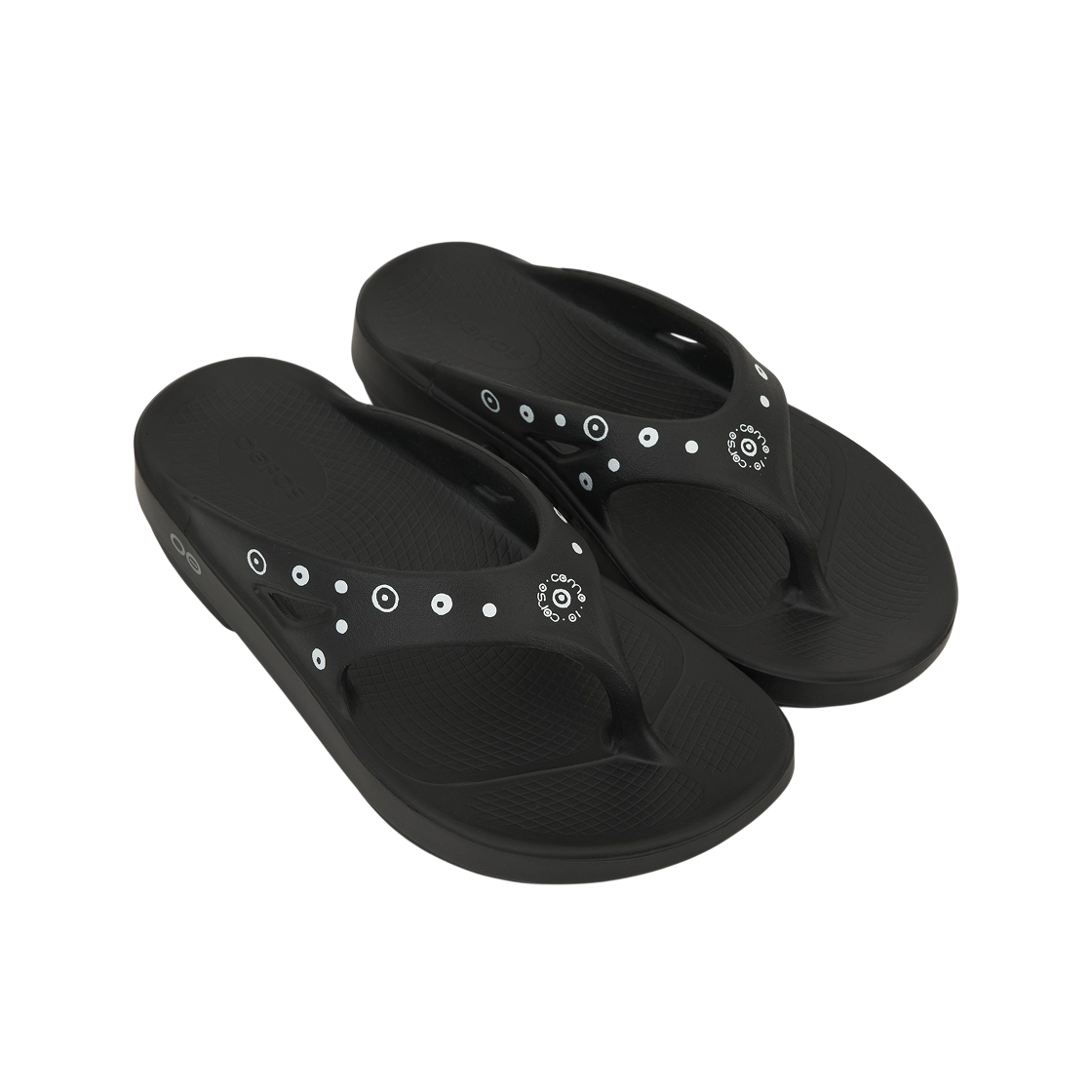 우포스 x 10 꼬르소 꼬모 플립 플랍 블랙(Oofos x 10 Corso Como Flip Flop Black) - 4