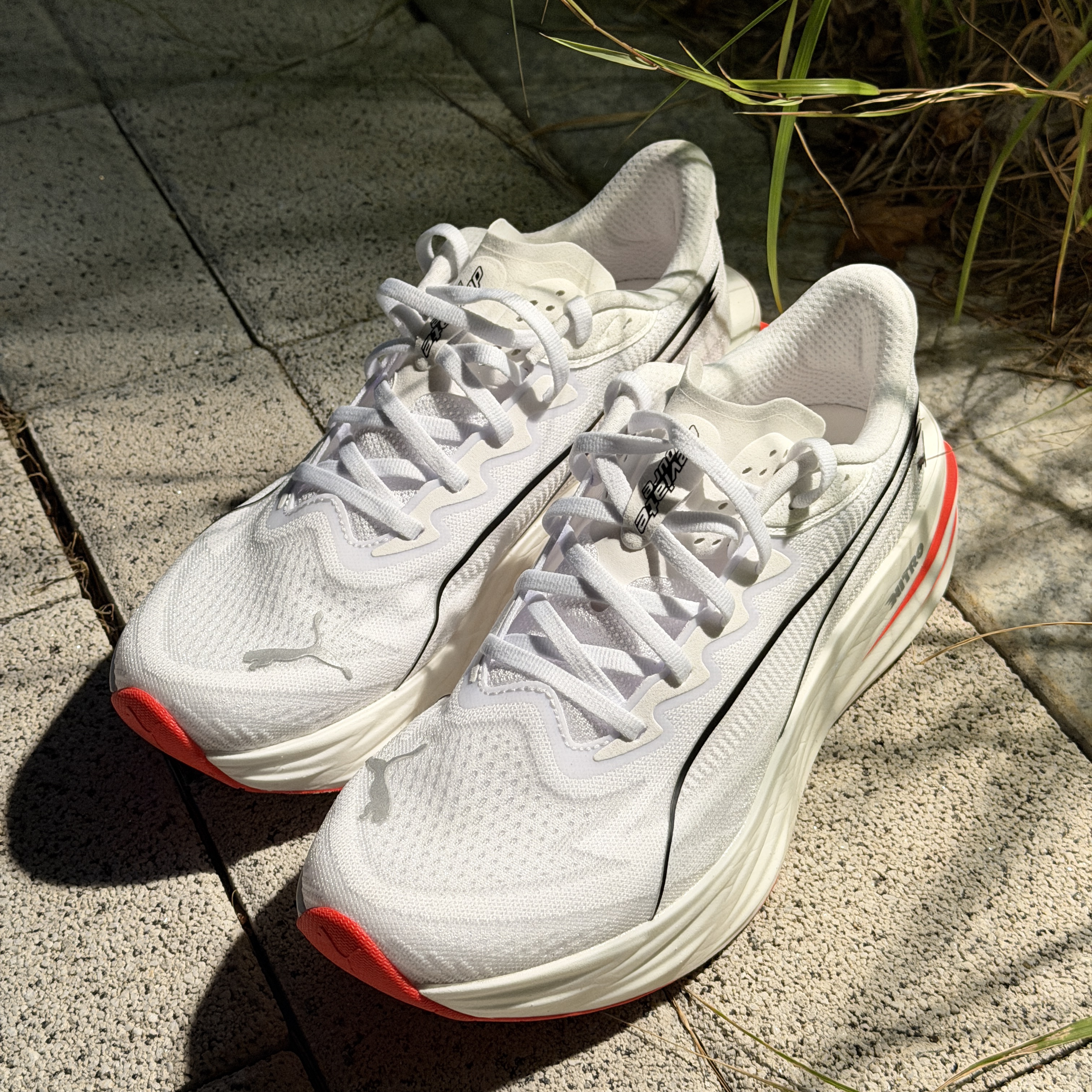 Puma Deviate Pure Nitro Puma White Ultra Red 착용 스타일