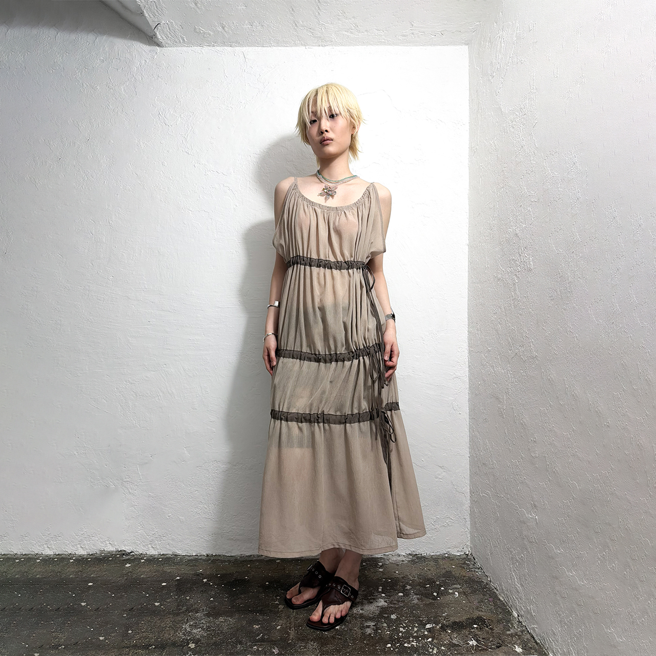 스틸레써디 타이드 셔링 드레스 그레이(Still Lethardy Tied Shirring Dress Grey) - 3