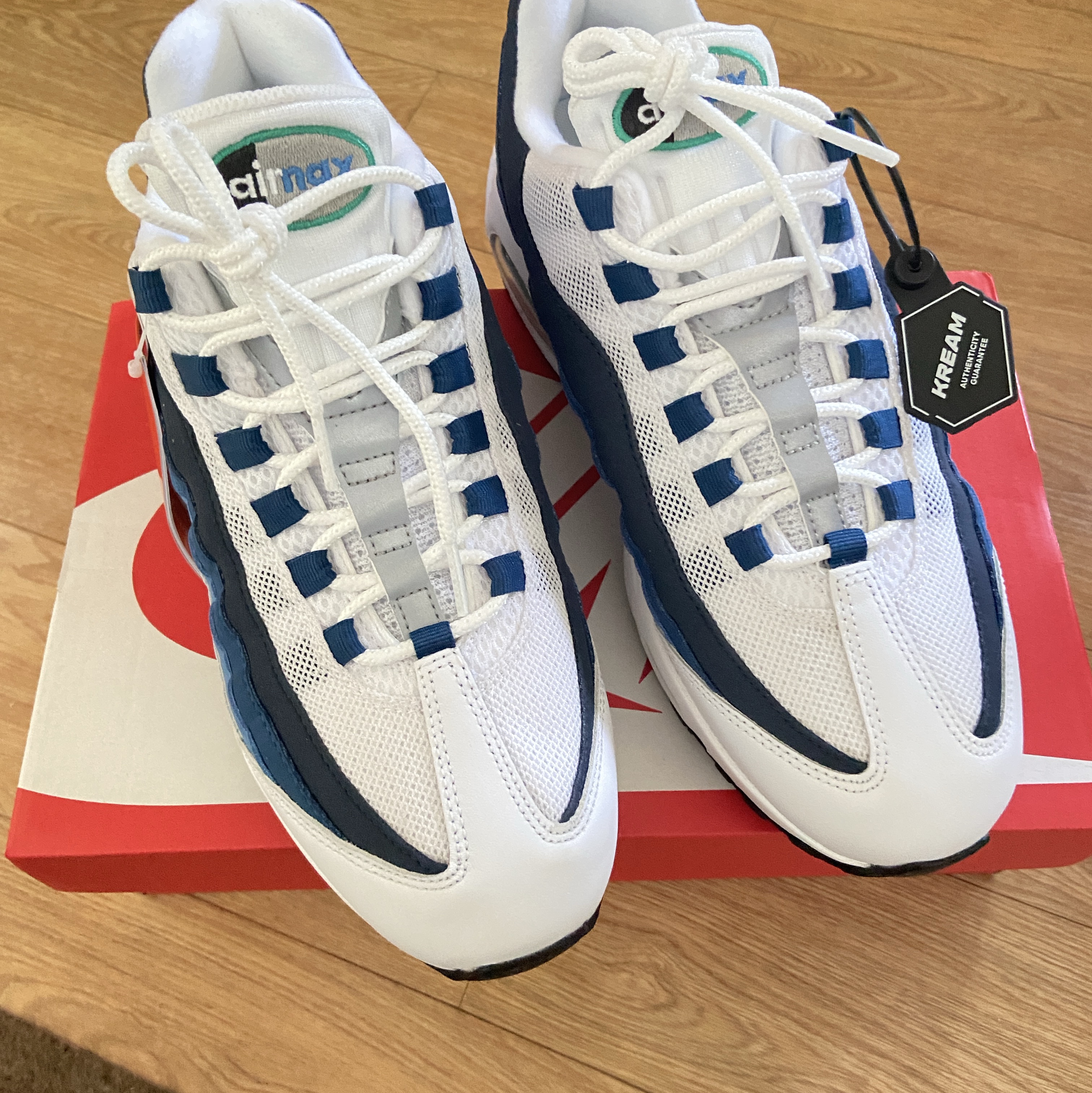 Nike Air Max 95 Big Bubble White Emerald Green 착용 스타일 - 1
