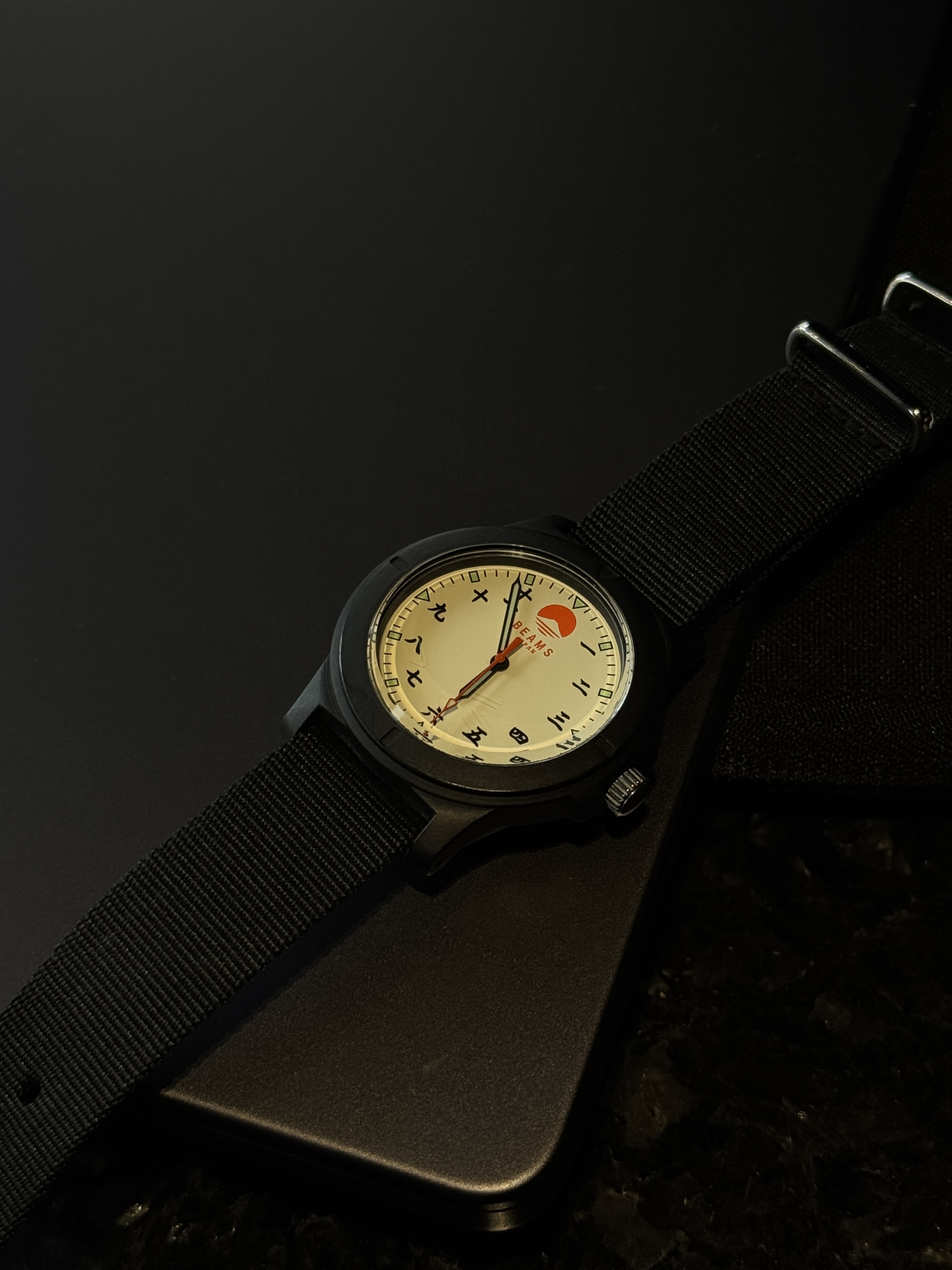 Thisisneverthat x Daniel Johnston Leather Belt Brown, Gentle Monster x Maison Margiela MM104 Leather Khaki Black 착용 스타일 - 5