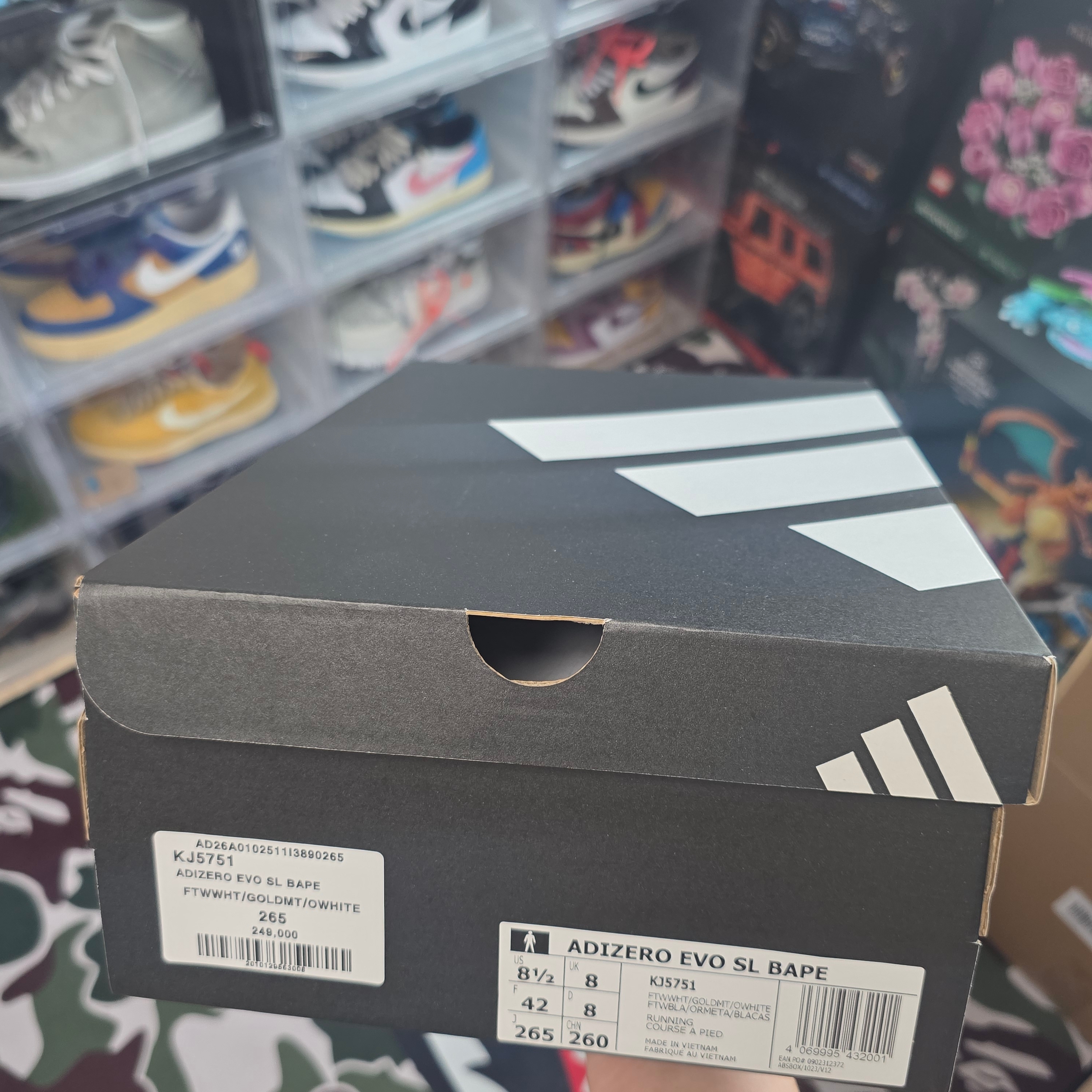 Adidas x BAPE Adizero EVO SL Core White Metallic Gold 착용 스타일 - 1