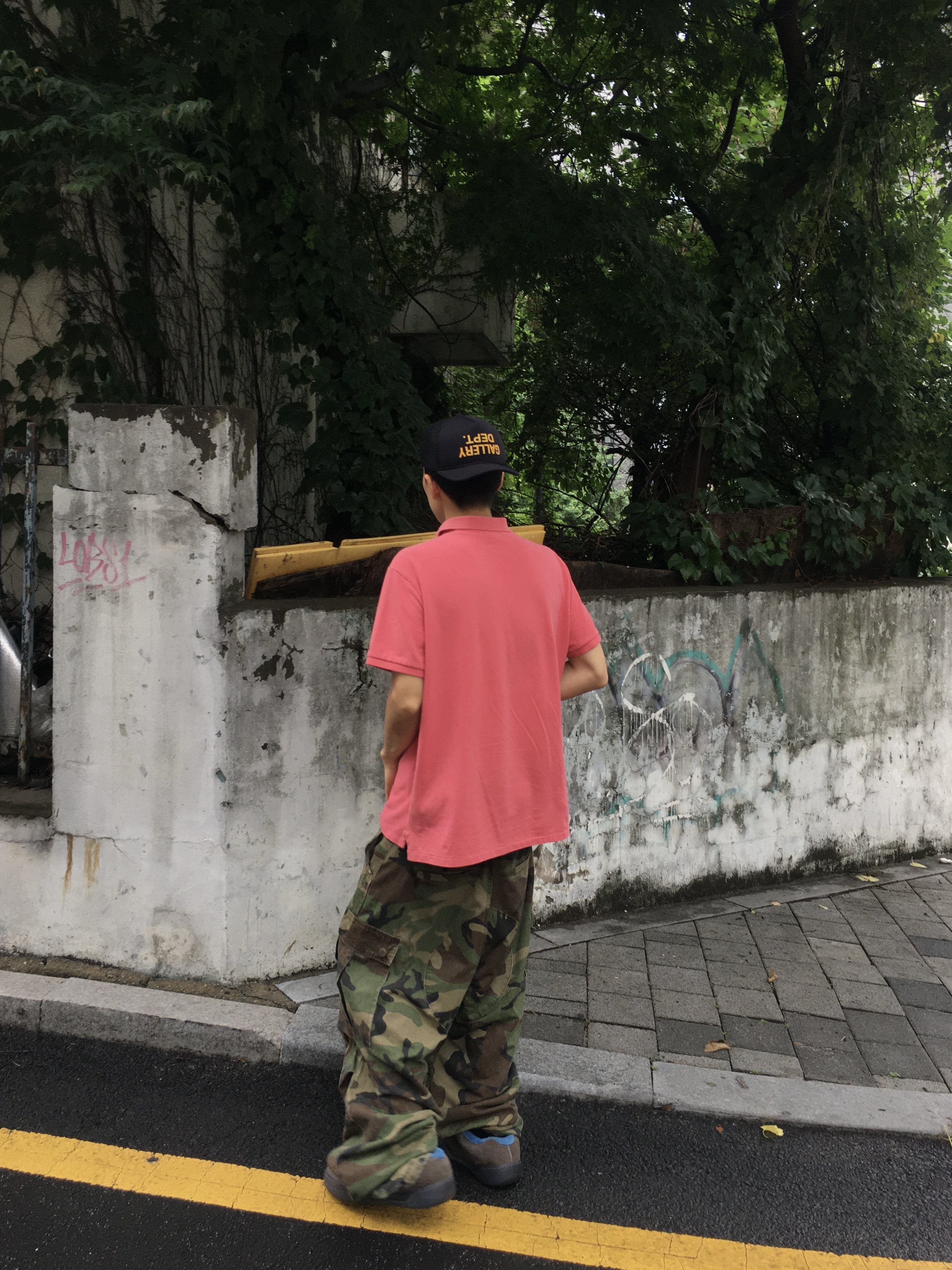 ERL Vamp Skate Electric Gray, NOD Stone Washed Cargo Pants Camo 착용 스타일 - 2