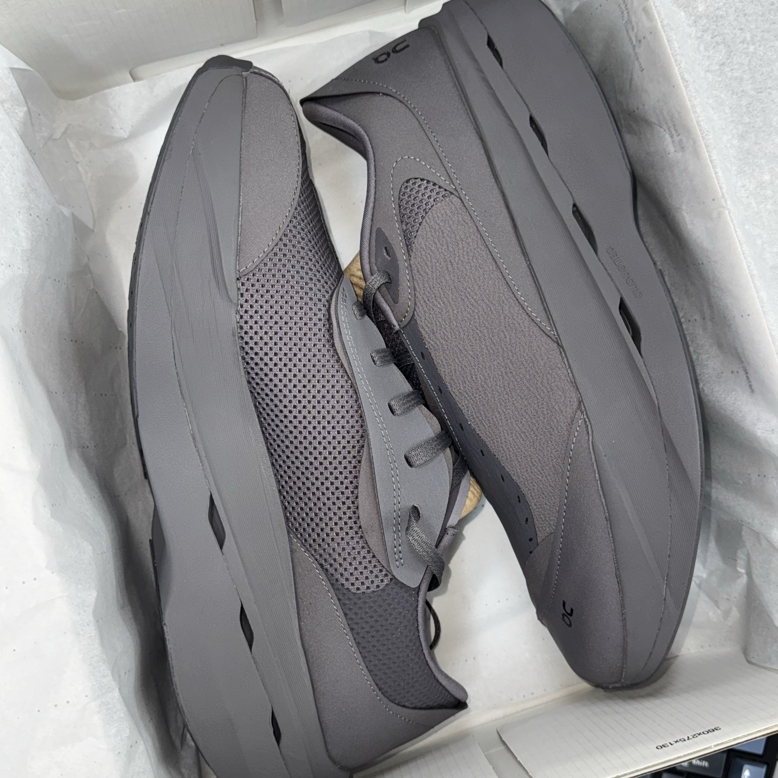 On Running x Post Archive Faction (Paf) Cloudboom Volt Ember Pebble 착용 스타일