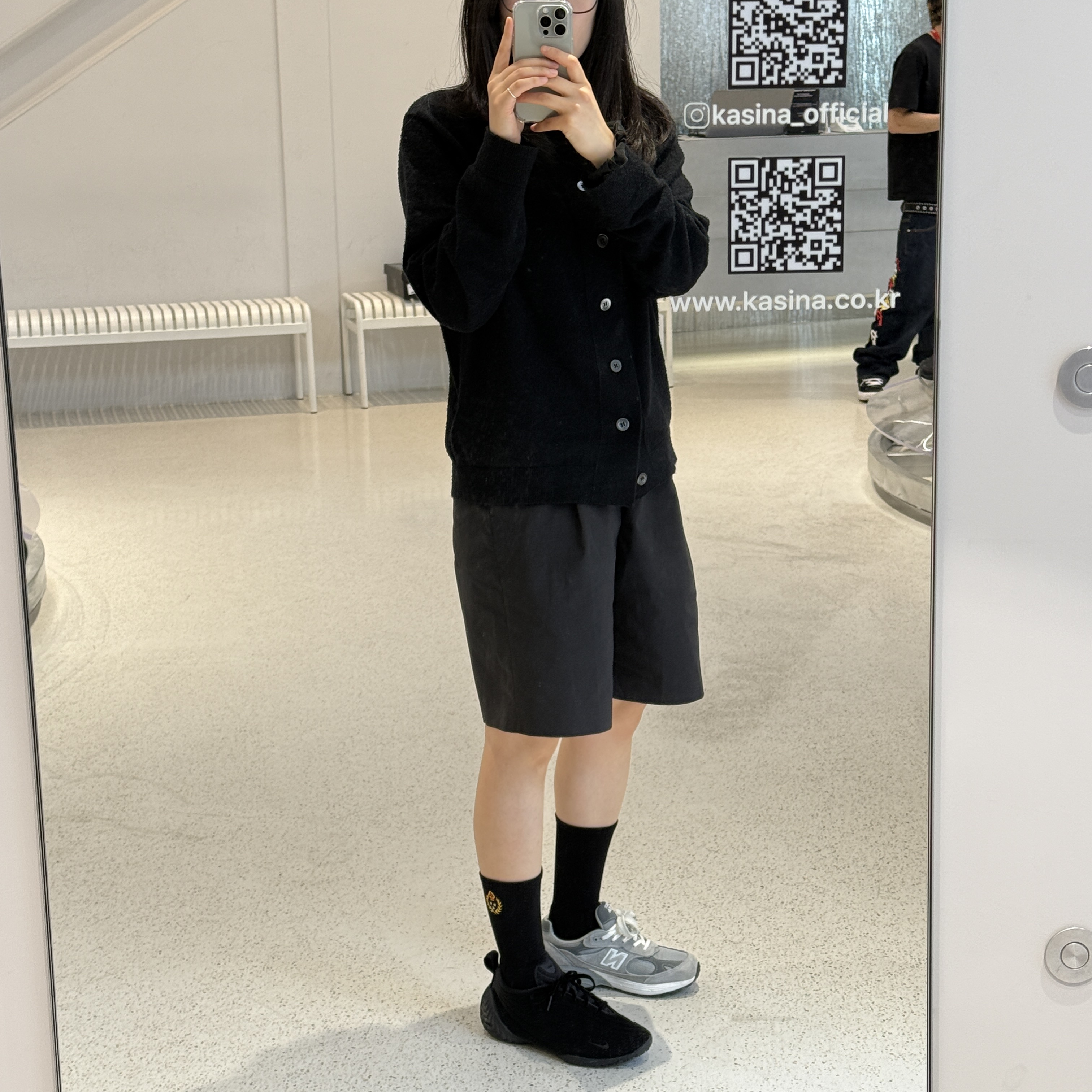 (W) Nike Astra Ultra Triple Black 착용 스타일 - 1