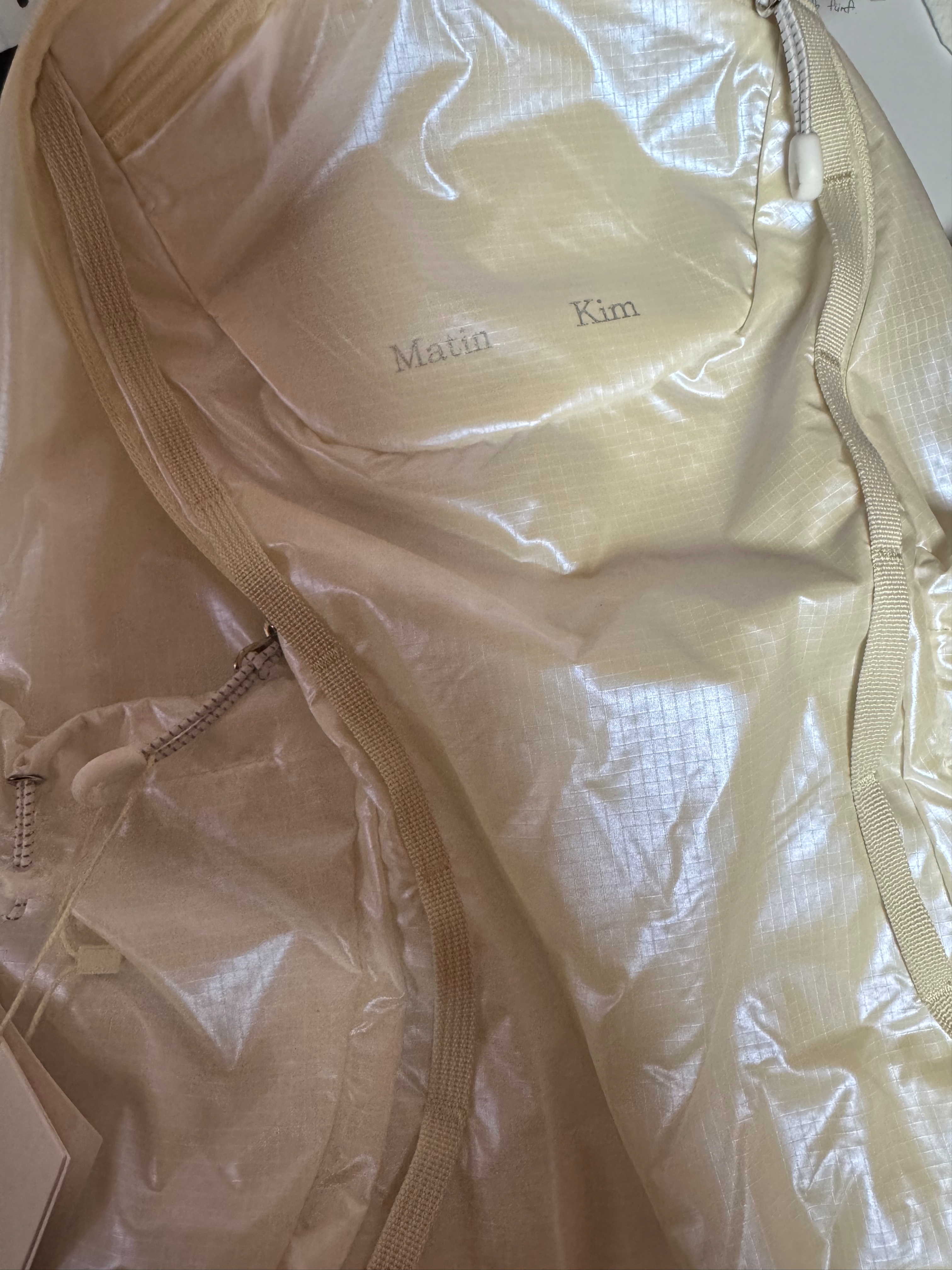 Matin Kim Matin Airy Backpack In White 착용 스타일