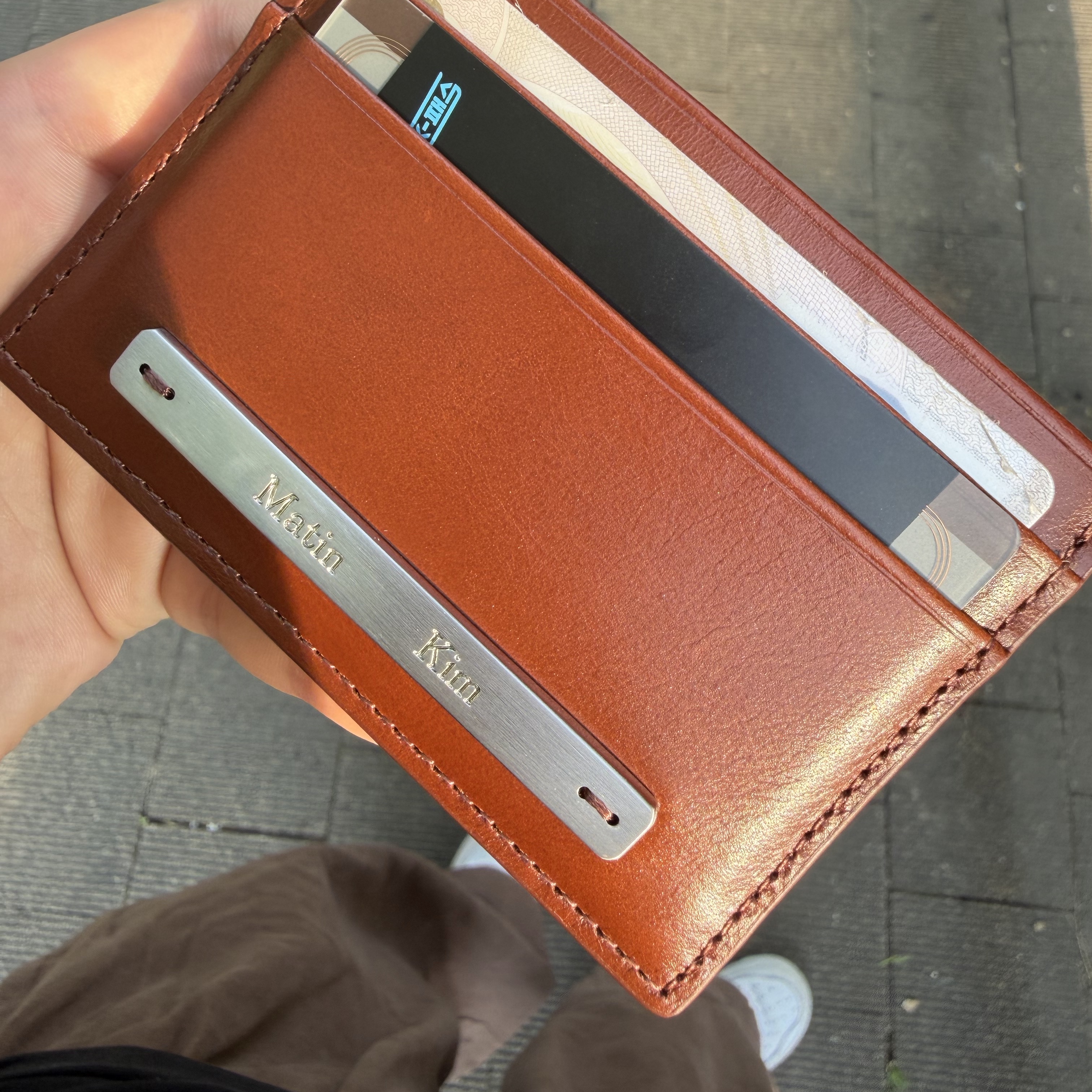 Matin Kim Vintage Card Wallet Brown 착용 스타일