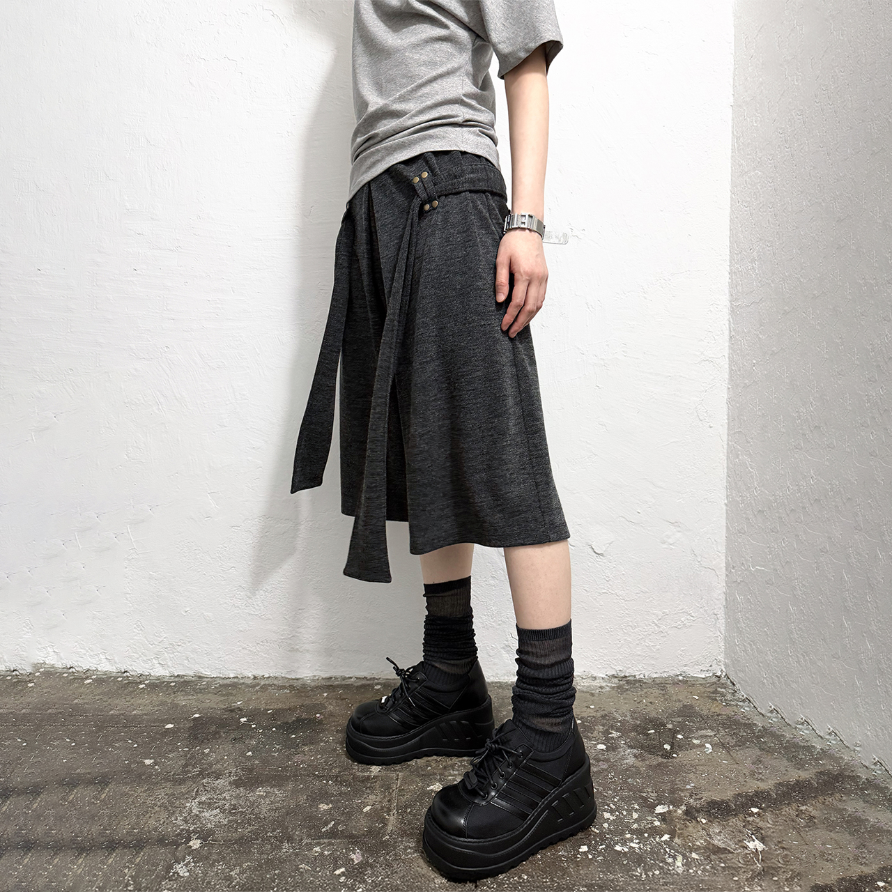 스틸레써디 벨티드 카고 크롭 팬츠 그레이(Still Lethardy Belted Cargo Cropped Pants Grey) - 4