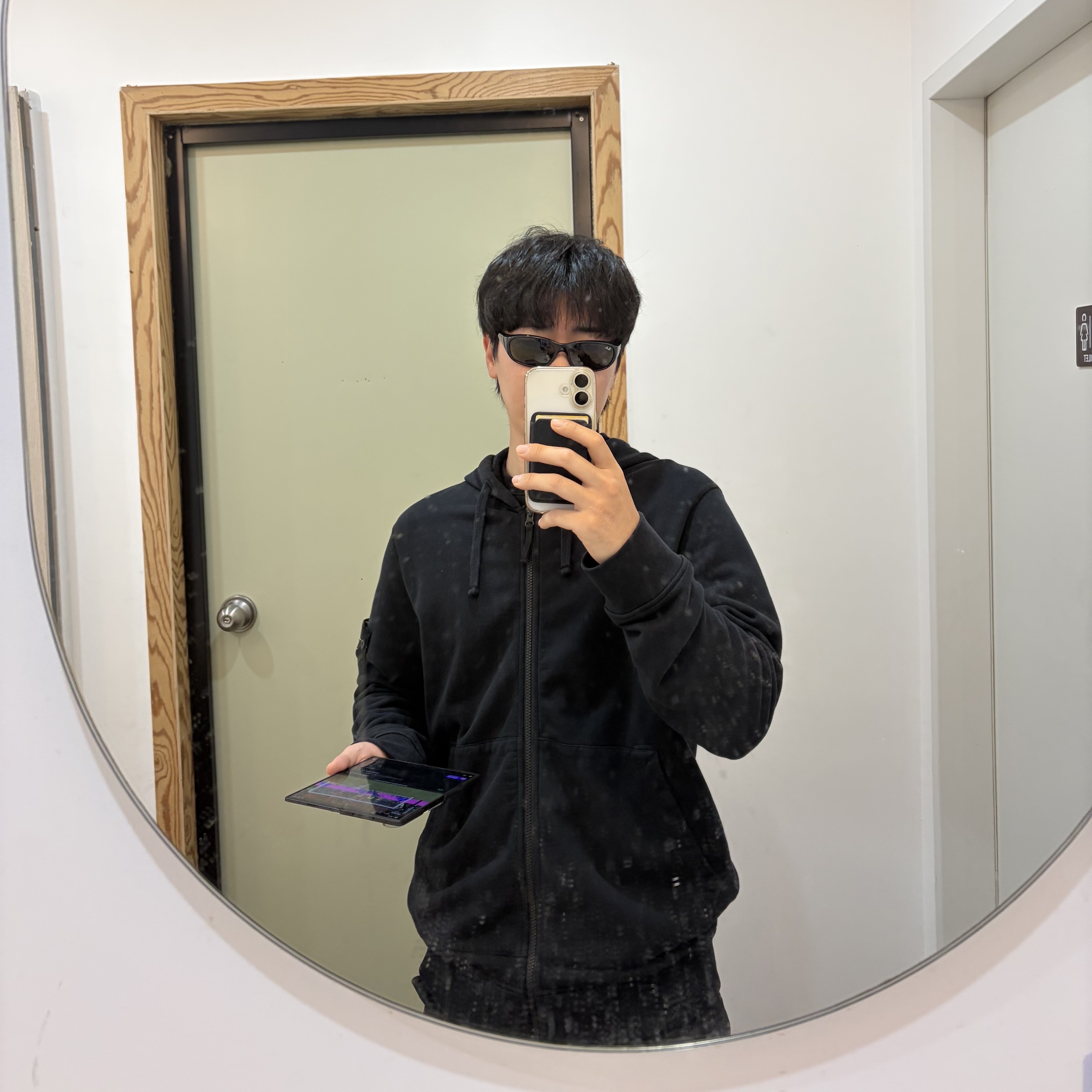 Ray-Ban DADDY-O II Polished Black Frame Green Classic G-15 Lenses, Stone Island 64251 Cotton Fleece Full Zip Hooded Sweatshirt Black - 22SS 착용 스타일 - 1