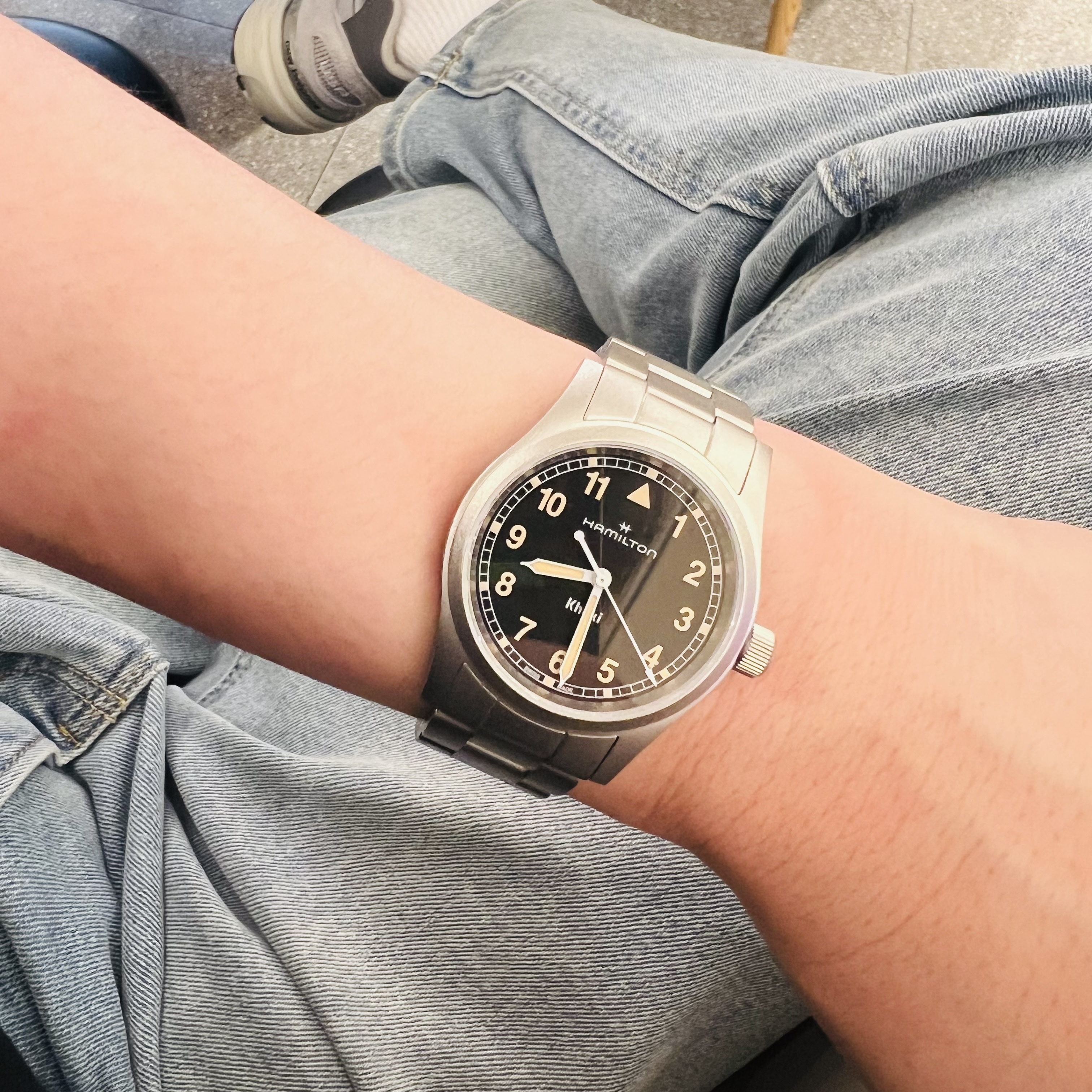 Hamilton Khaki Field Quartz 33mm Stainless Steel Black 착용 스타일