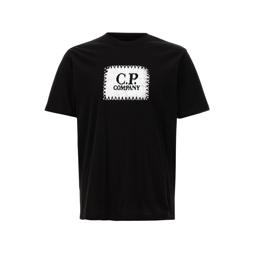 [17% 쿠폰] C.P. 컴퍼니 저지 30/1 숏슬리브 로고 라벨 티셔츠 블랙 - 25FW([17% 쿠폰] C.P. Company Jersey 30/1 Short Sleeve Logo Label T-Shirt Black - 25FW) - 2