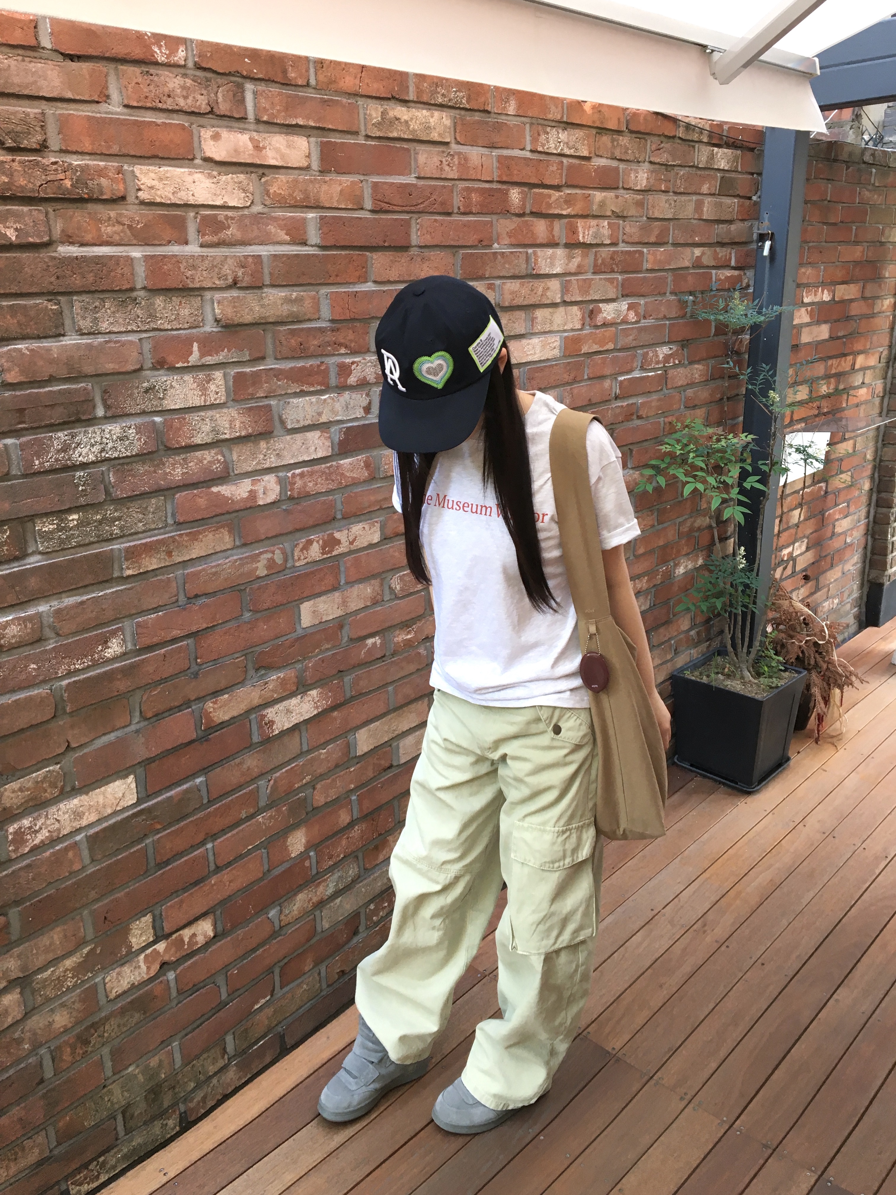 COYSEIO Coy Bumble Sneakers Grey 착용 스타일 - 1