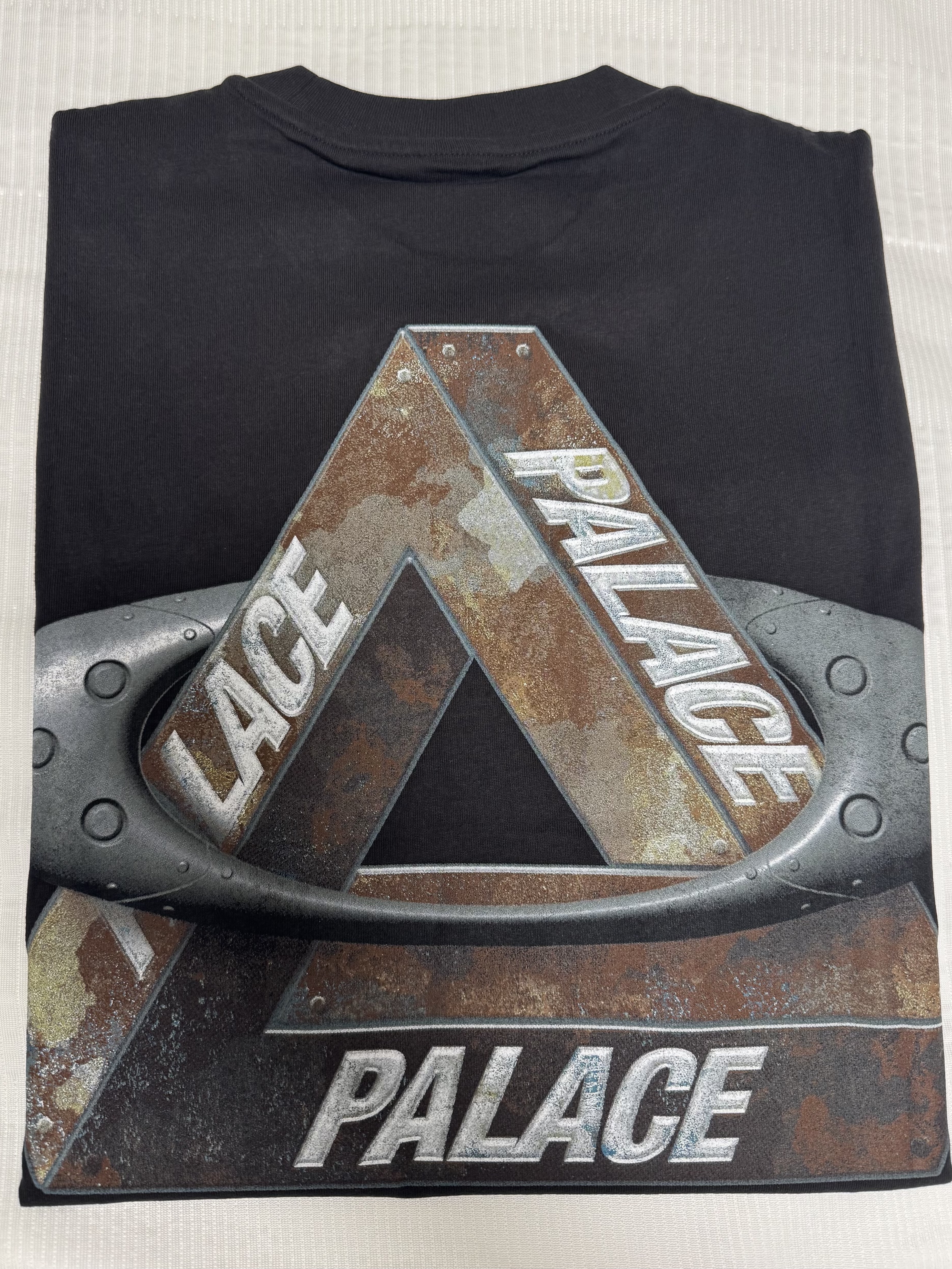 Palace x Oakley T-Shirt Black - 24FW 착용 스타일