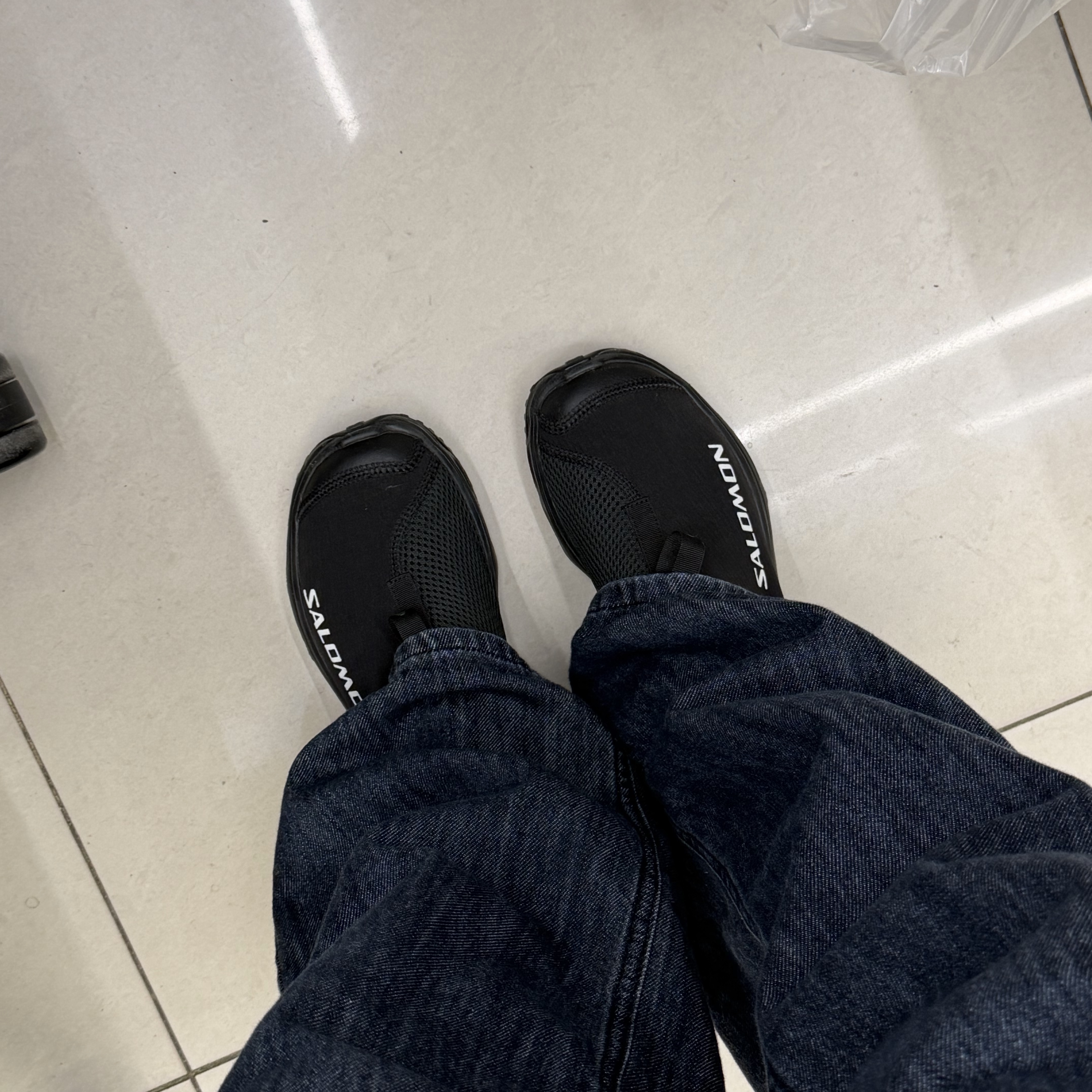 Salomon Rx Slide 3.0 Black 착용 스타일 - 2