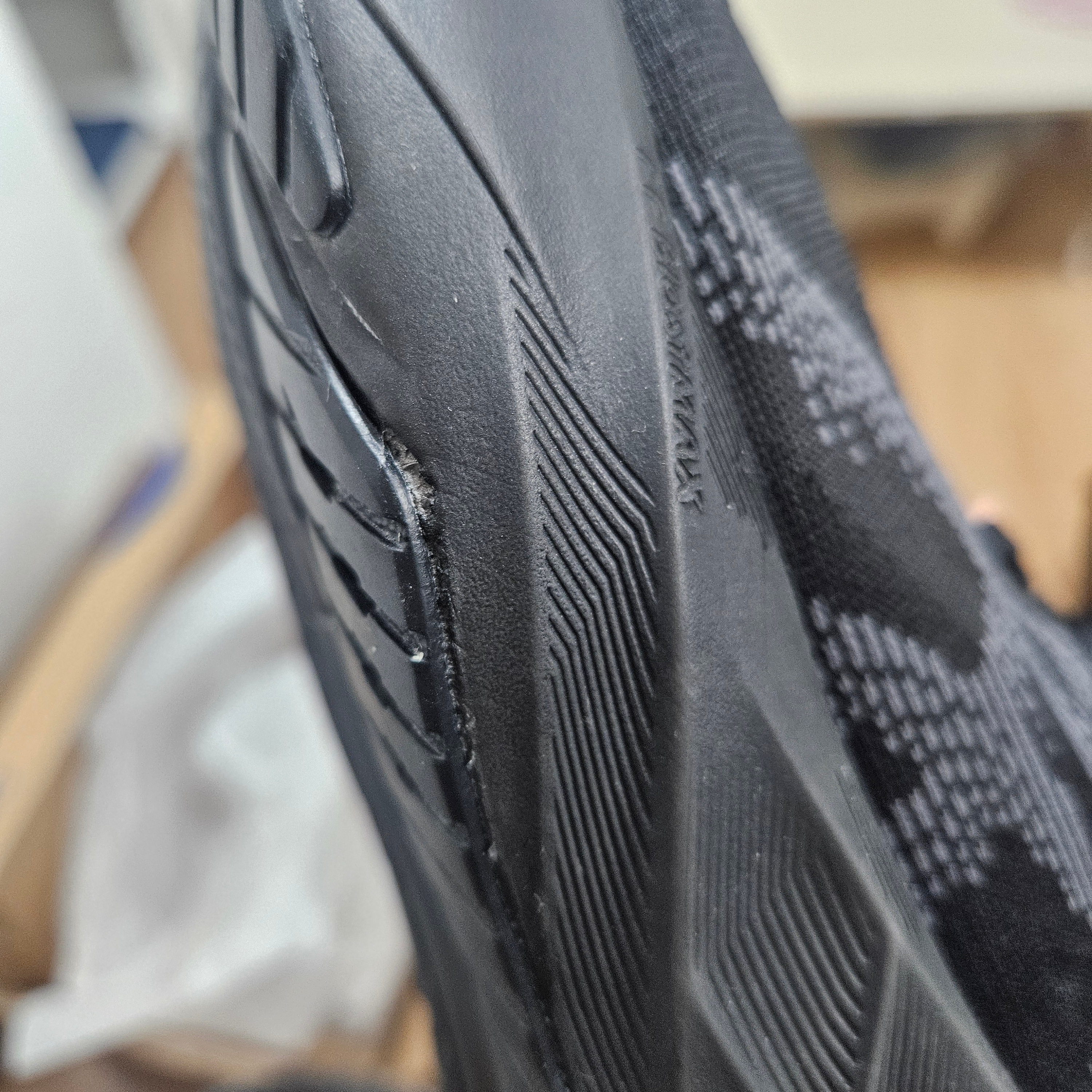 Asics Novablast 5 Black Carrier Grey 착용 스타일 - 1