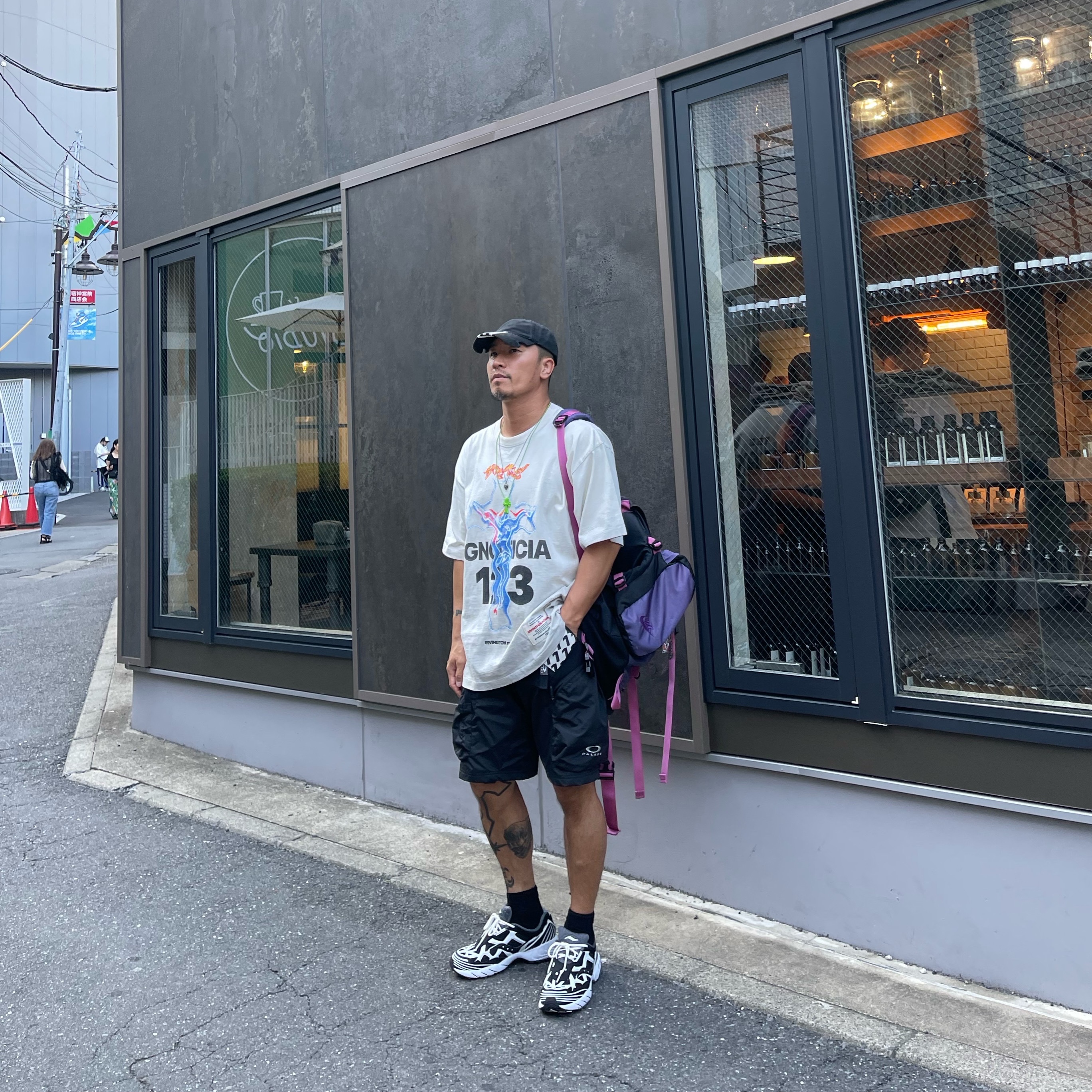 Balenciaga x Adidas Cap Black, Palace x Oakley Nitrofuel Short Black - 23SS 착용 스타일