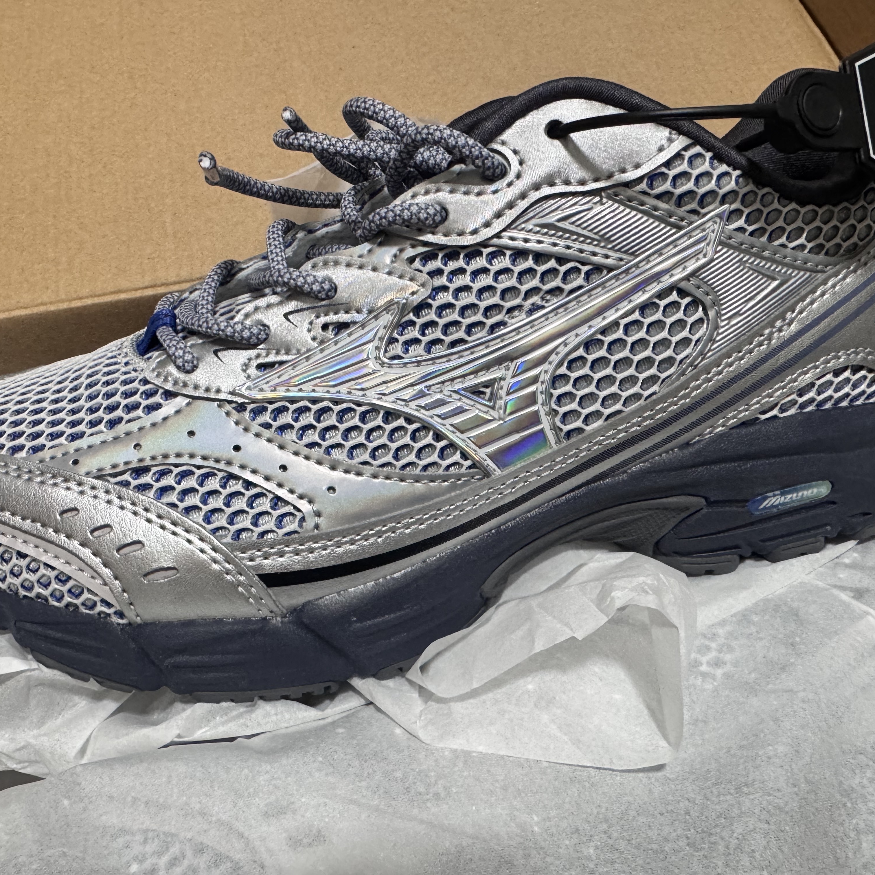 Mizuno MXR Silver Nimbus Cloud 착용 스타일