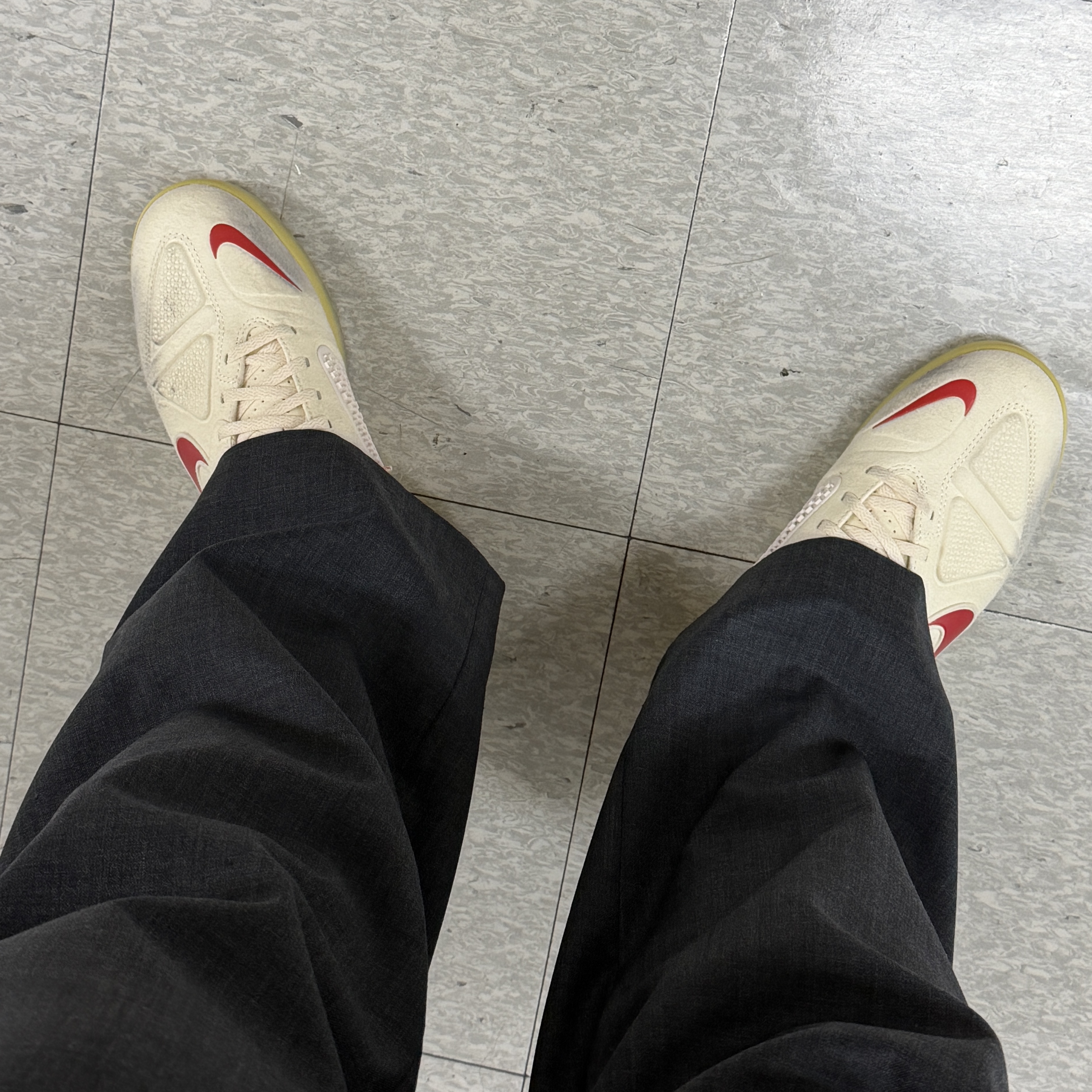 Nike x Peaceminusone Cryoshot CTR360 Natural and University Red 착용 스타일